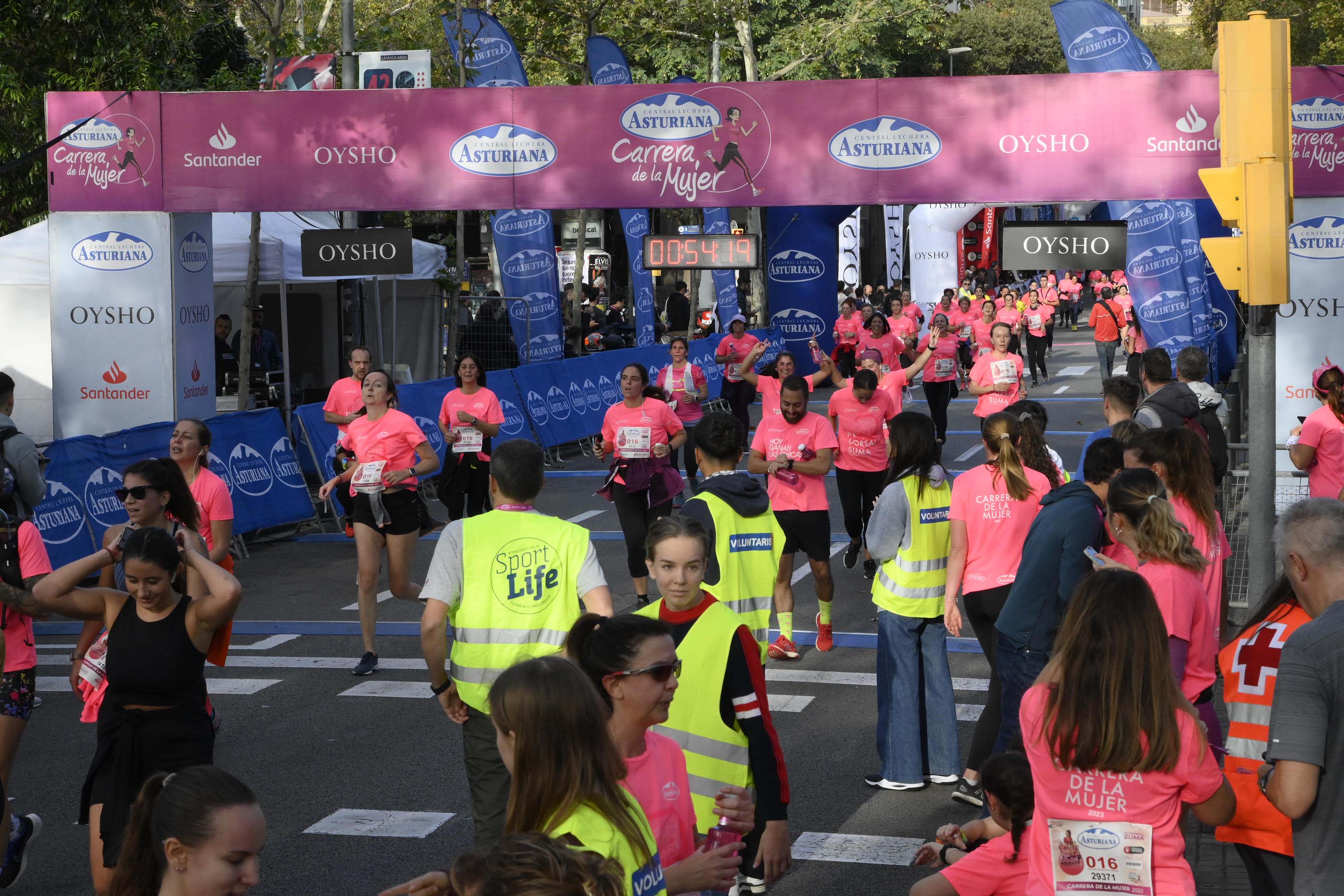 Las mejores fotos de la Carrera de la Mujer de Barcelona 2023. 4706