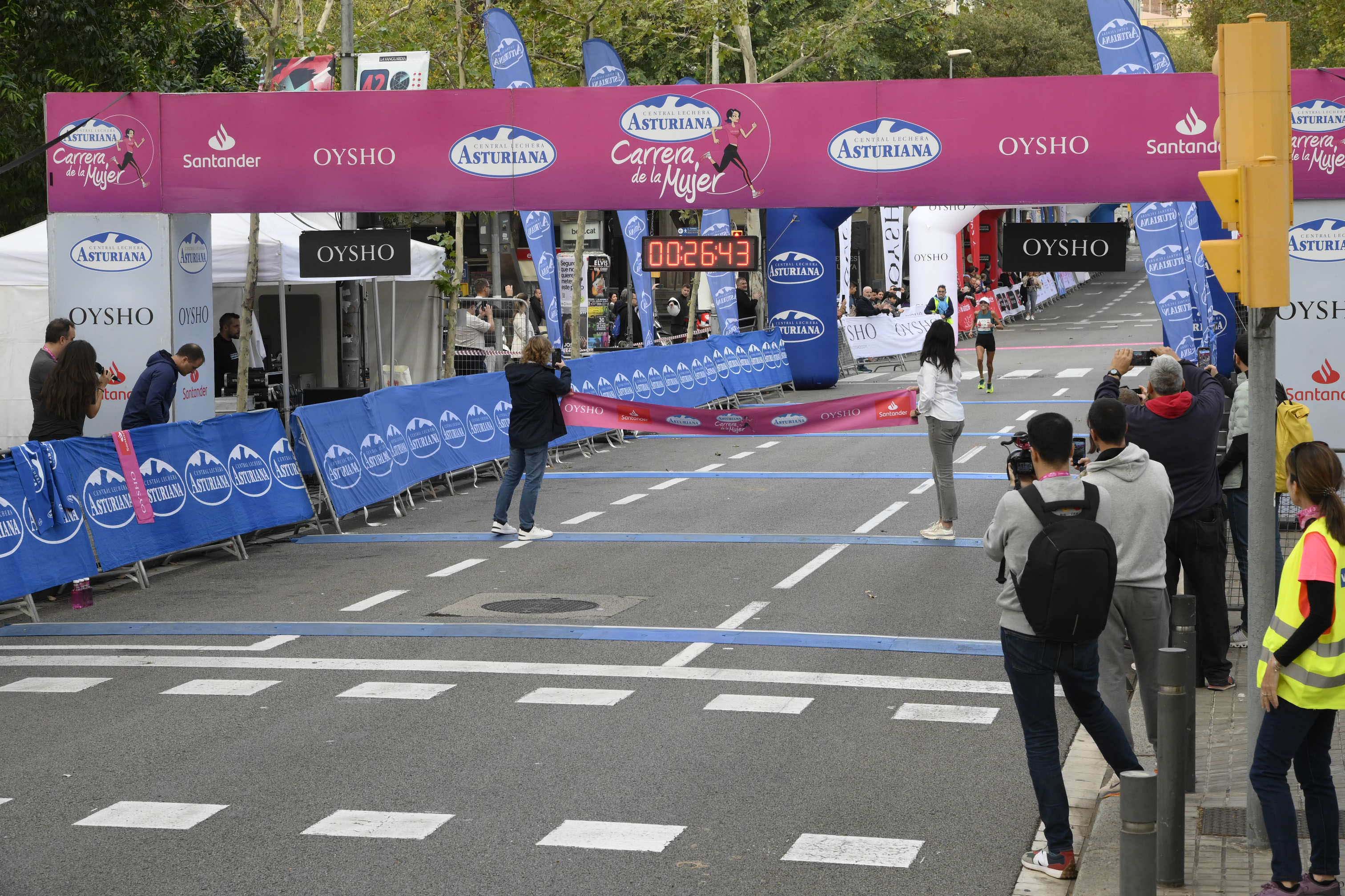 Las mejores fotos de la Carrera de la Mujer de Barcelona 2023. 3911