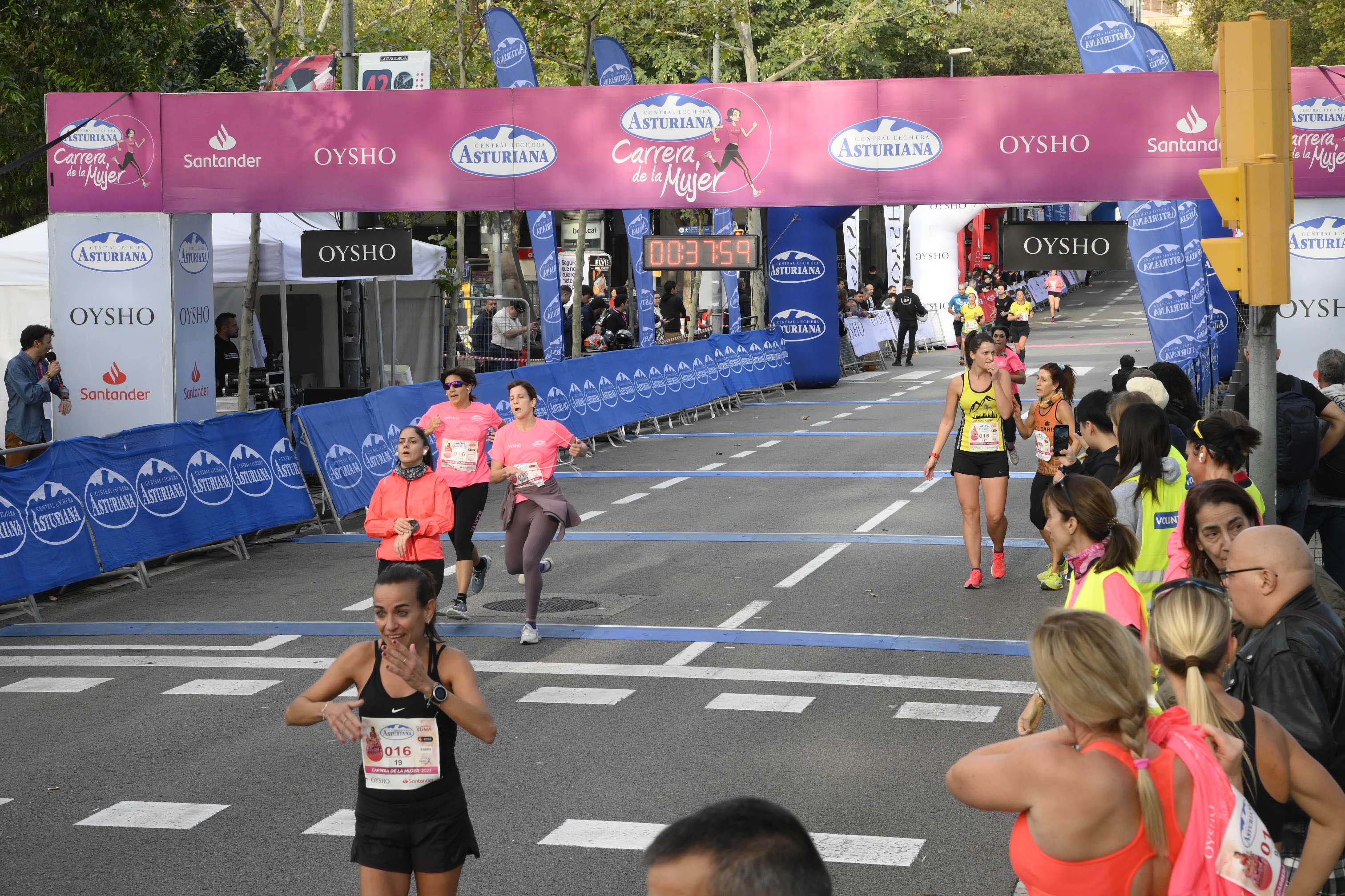 Las mejores fotos de la Carrera de la Mujer de Barcelona 2023. 4221
