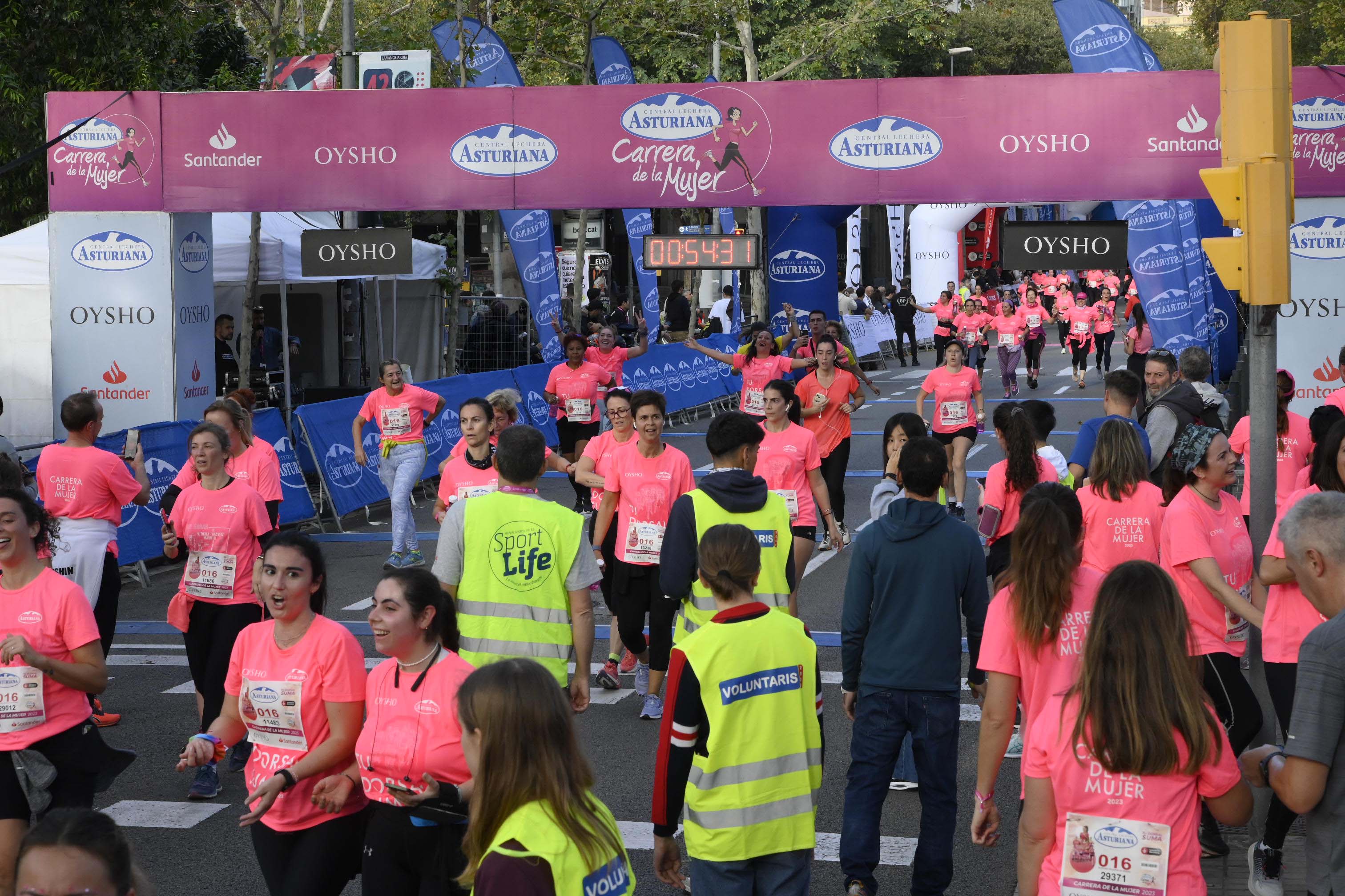 Las mejores fotos de la Carrera de la Mujer de Barcelona 2023. 4712