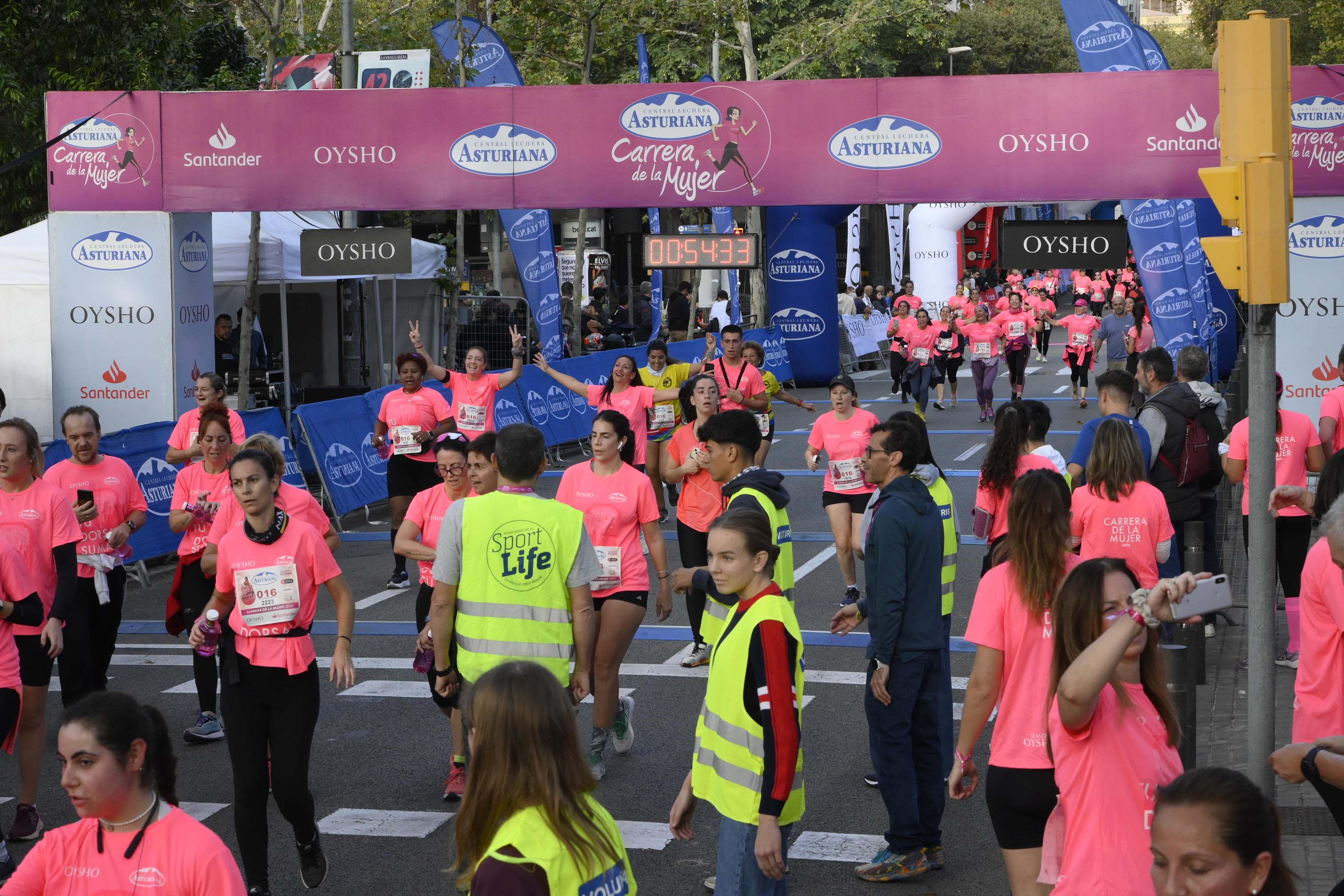 Las mejores fotos de la Carrera de la Mujer de Barcelona 2023. 4713