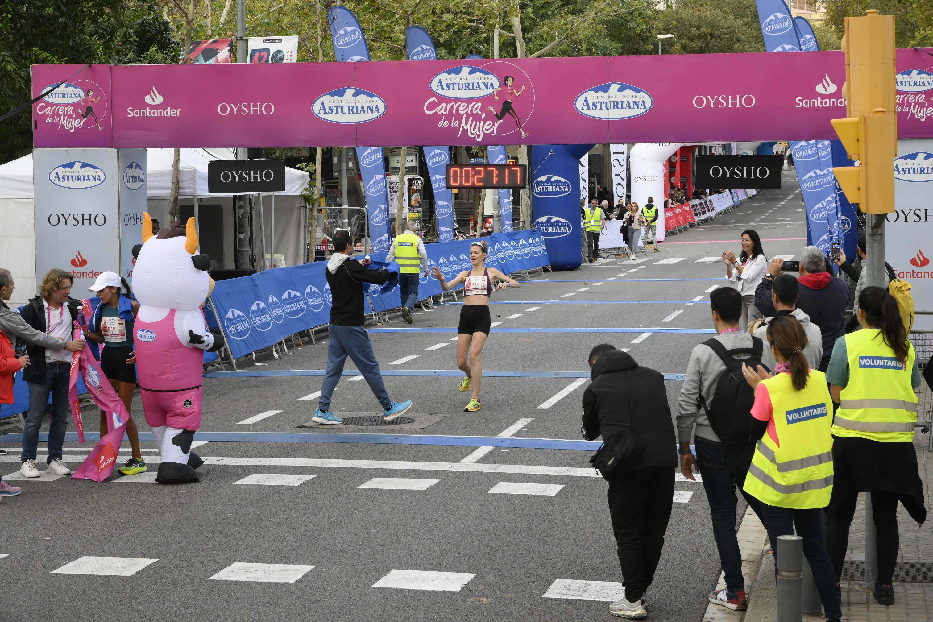 Las mejores fotos de la Carrera de la Mujer de Barcelona 2023. 3922