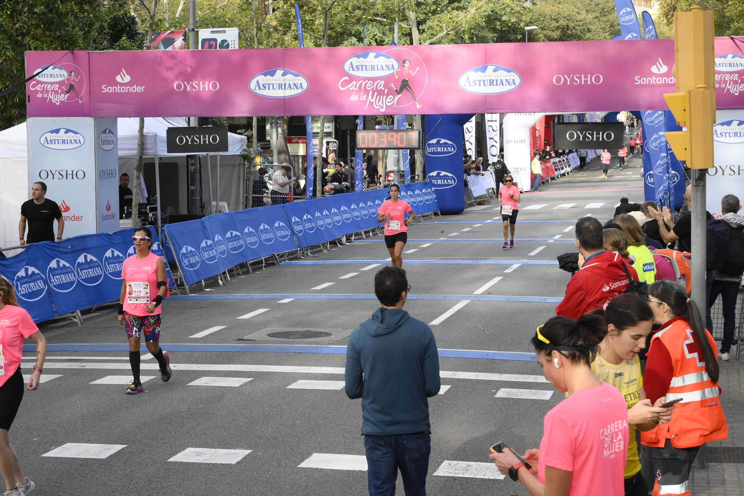 Las mejores fotos de la Carrera de la Mujer de Barcelona 2023. 4255