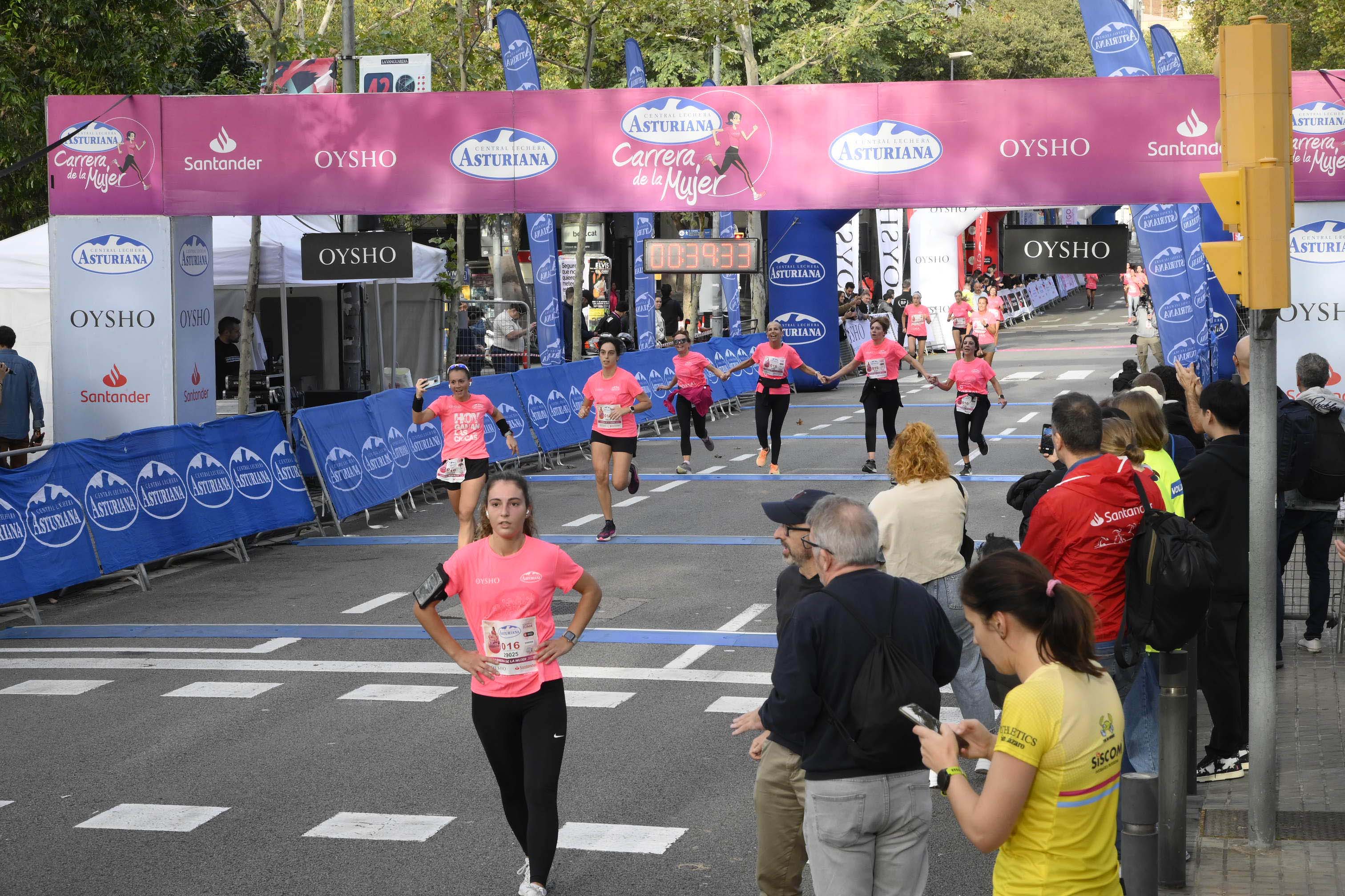 Las mejores fotos de la Carrera de la Mujer de Barcelona 2023. 4268