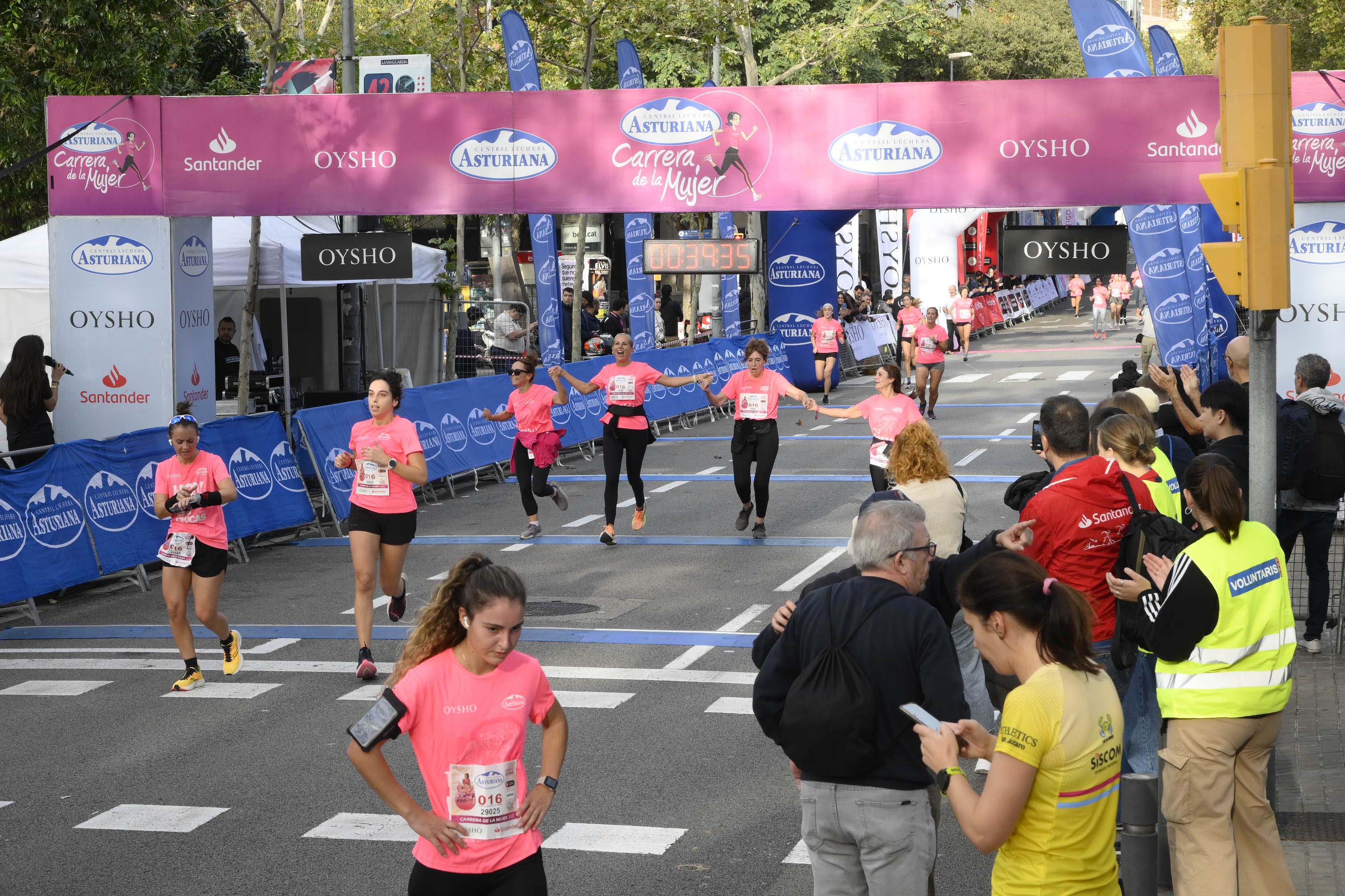 Las mejores fotos de la Carrera de la Mujer de Barcelona 2023. 4269