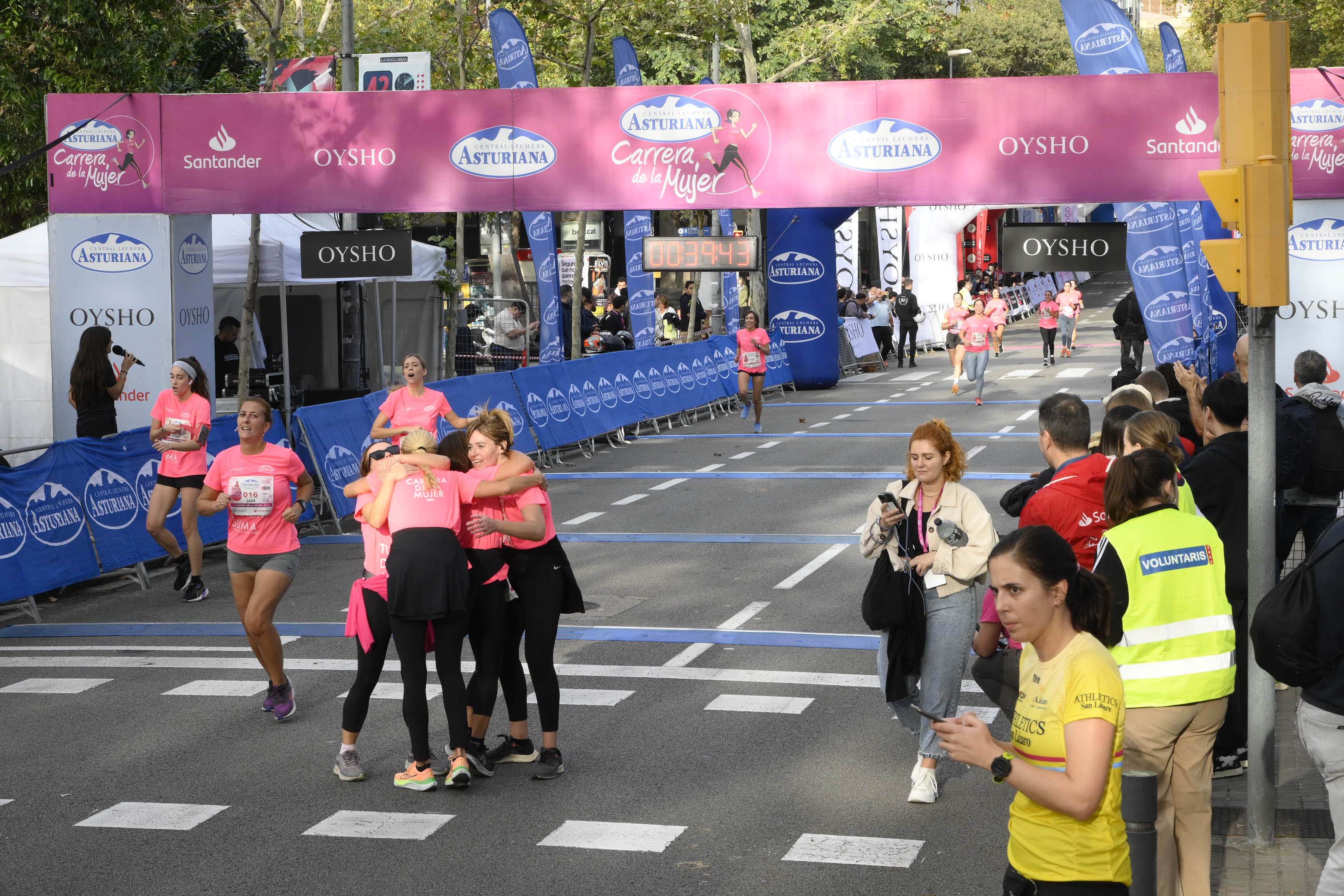 Las mejores fotos de la Carrera de la Mujer de Barcelona 2023. 4273
