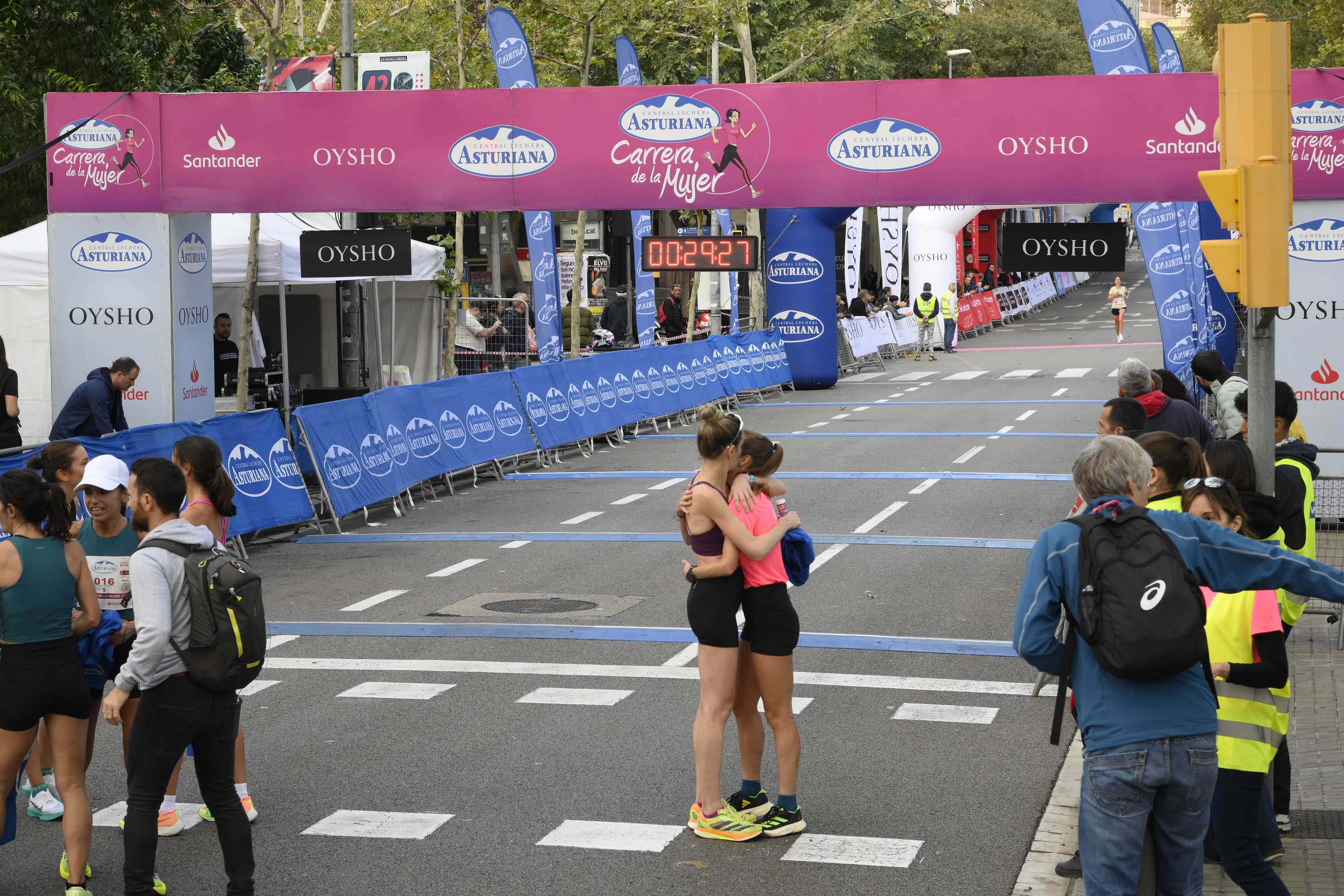 Las mejores fotos de la Carrera de la Mujer de Barcelona 2023. 3972