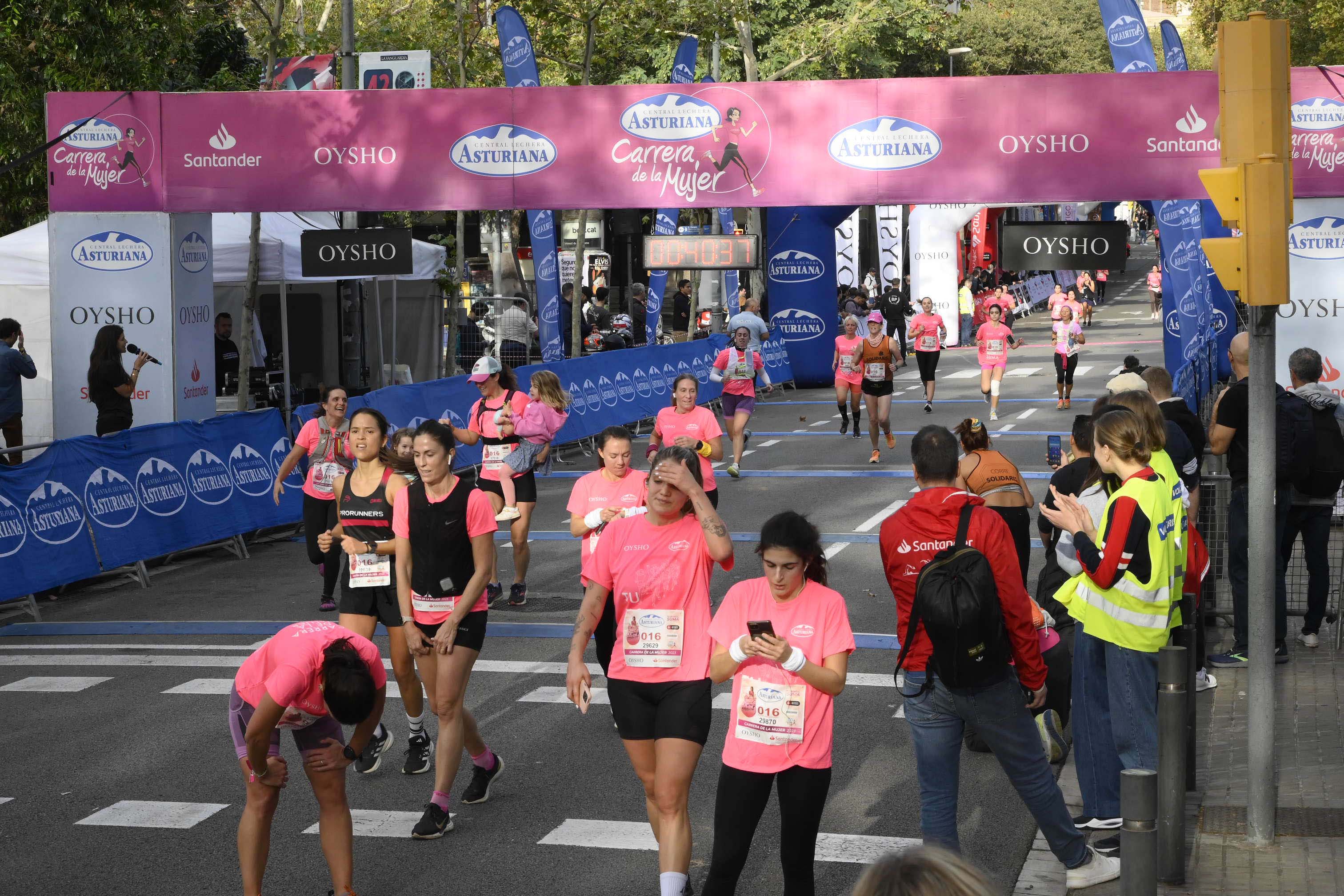 Las mejores fotos de la Carrera de la Mujer de Barcelona 2023. 4300