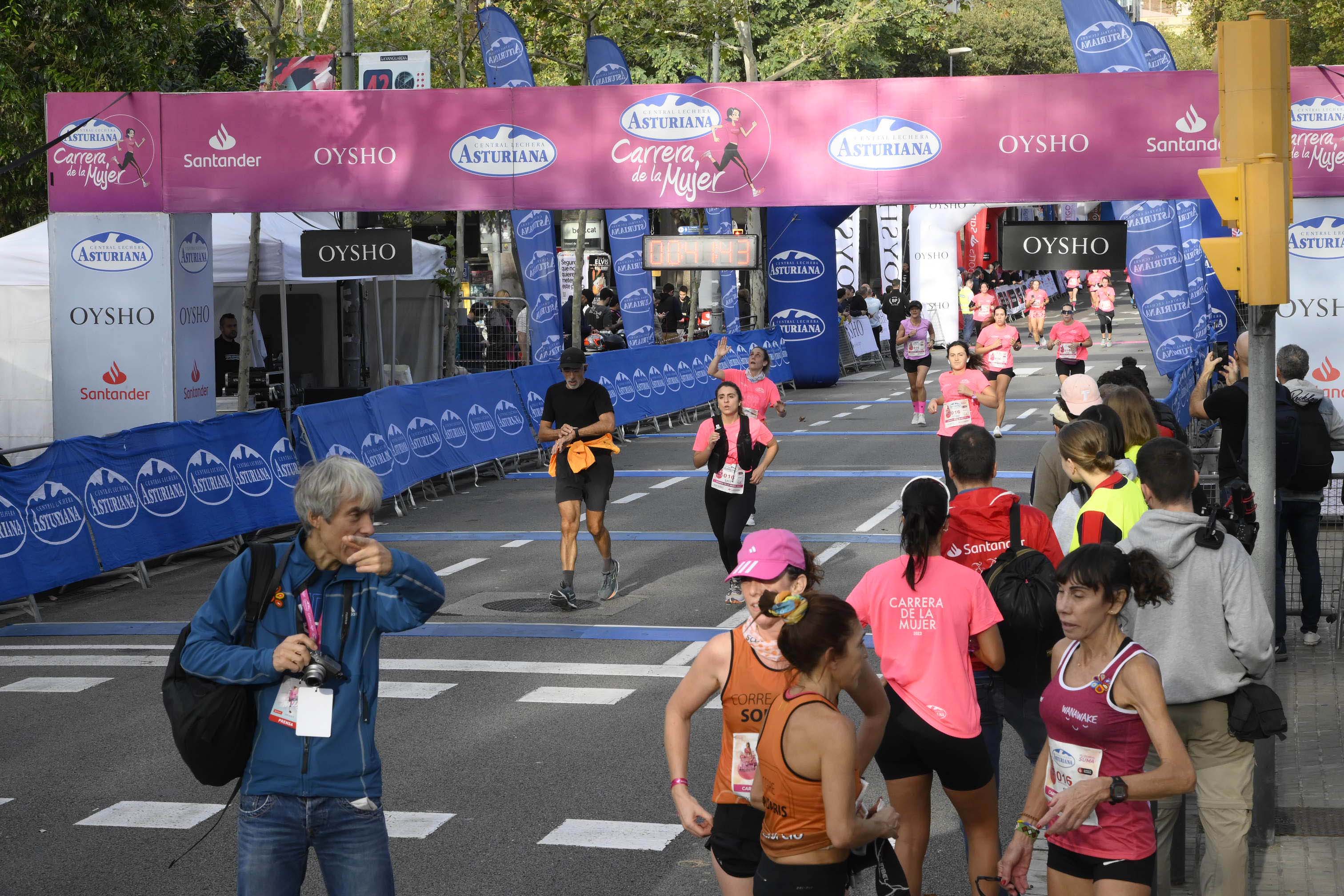 Las mejores fotos de la Carrera de la Mujer de Barcelona 2023. 4328