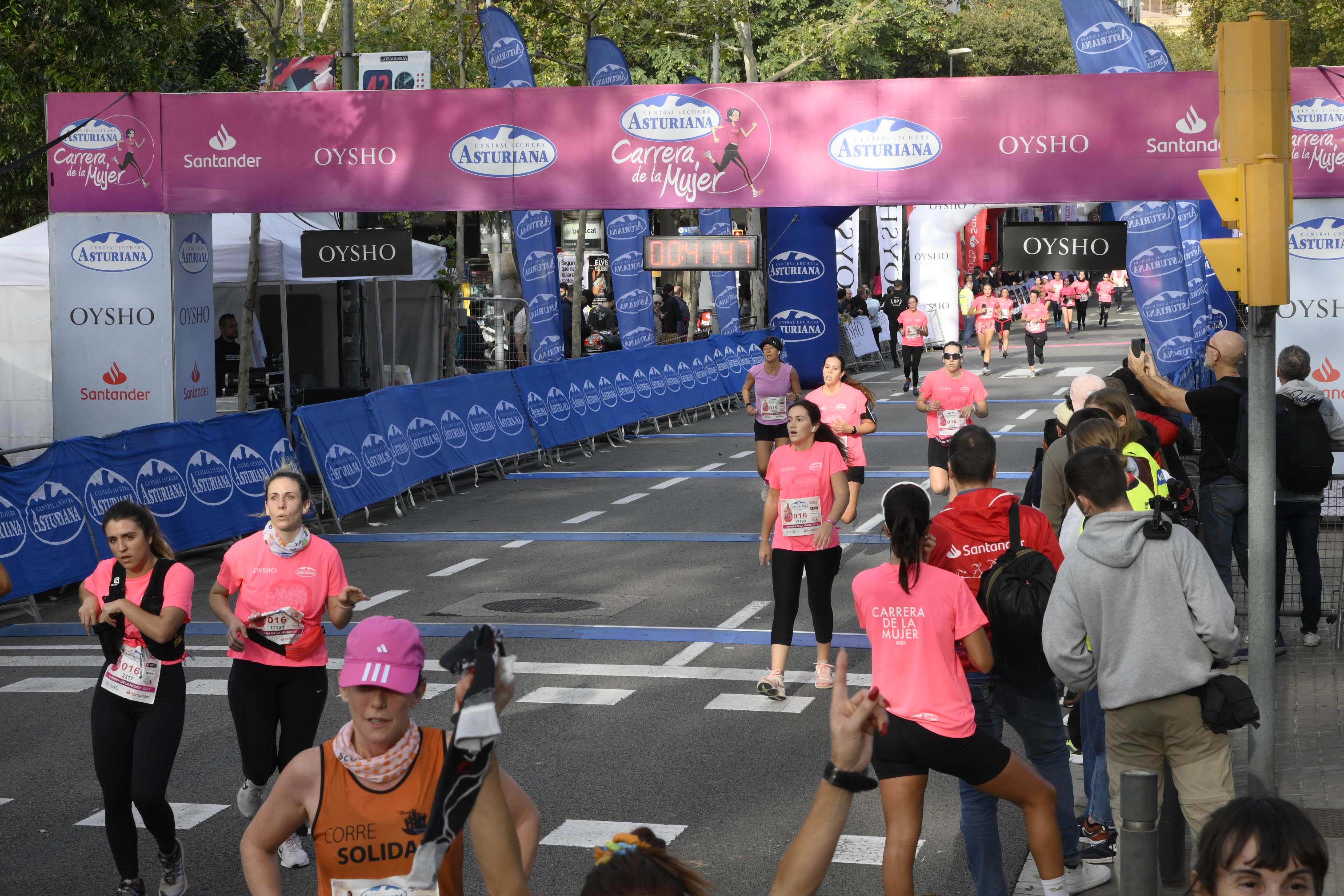 Las mejores fotos de la Carrera de la Mujer de Barcelona 2023. 4330