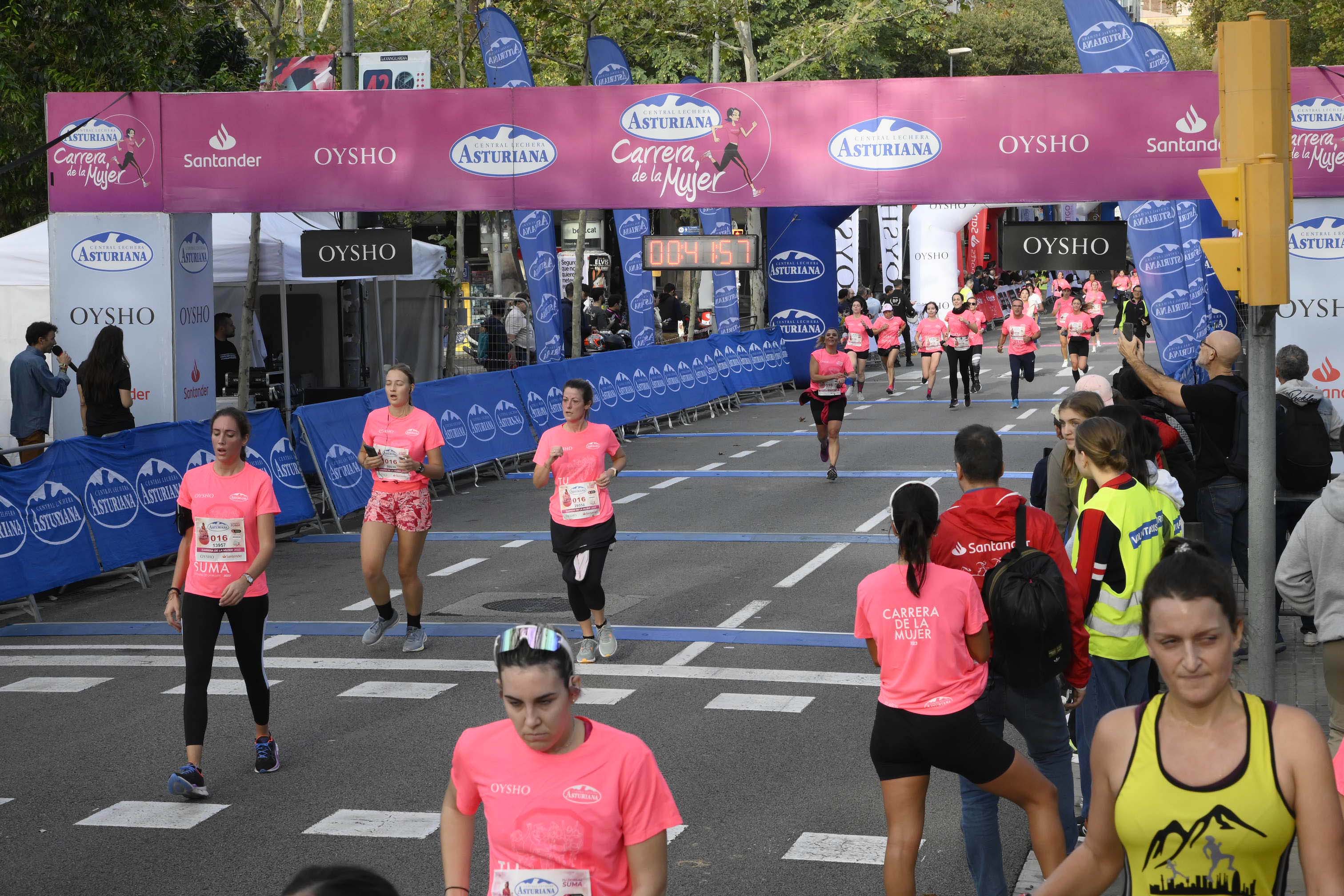 Las mejores fotos de la Carrera de la Mujer de Barcelona 2023. 4335