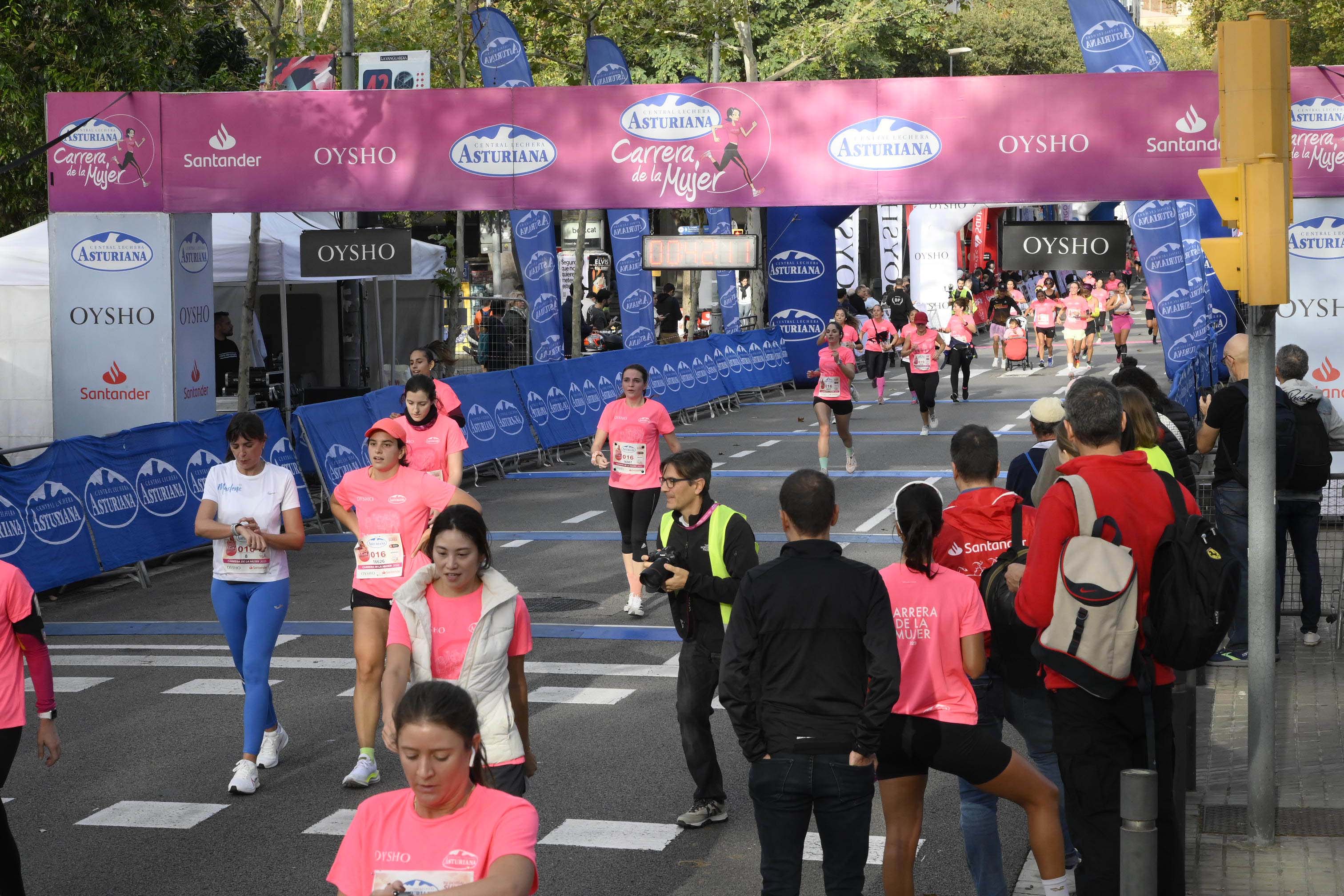 Las mejores fotos de la Carrera de la Mujer de Barcelona 2023. 4342
