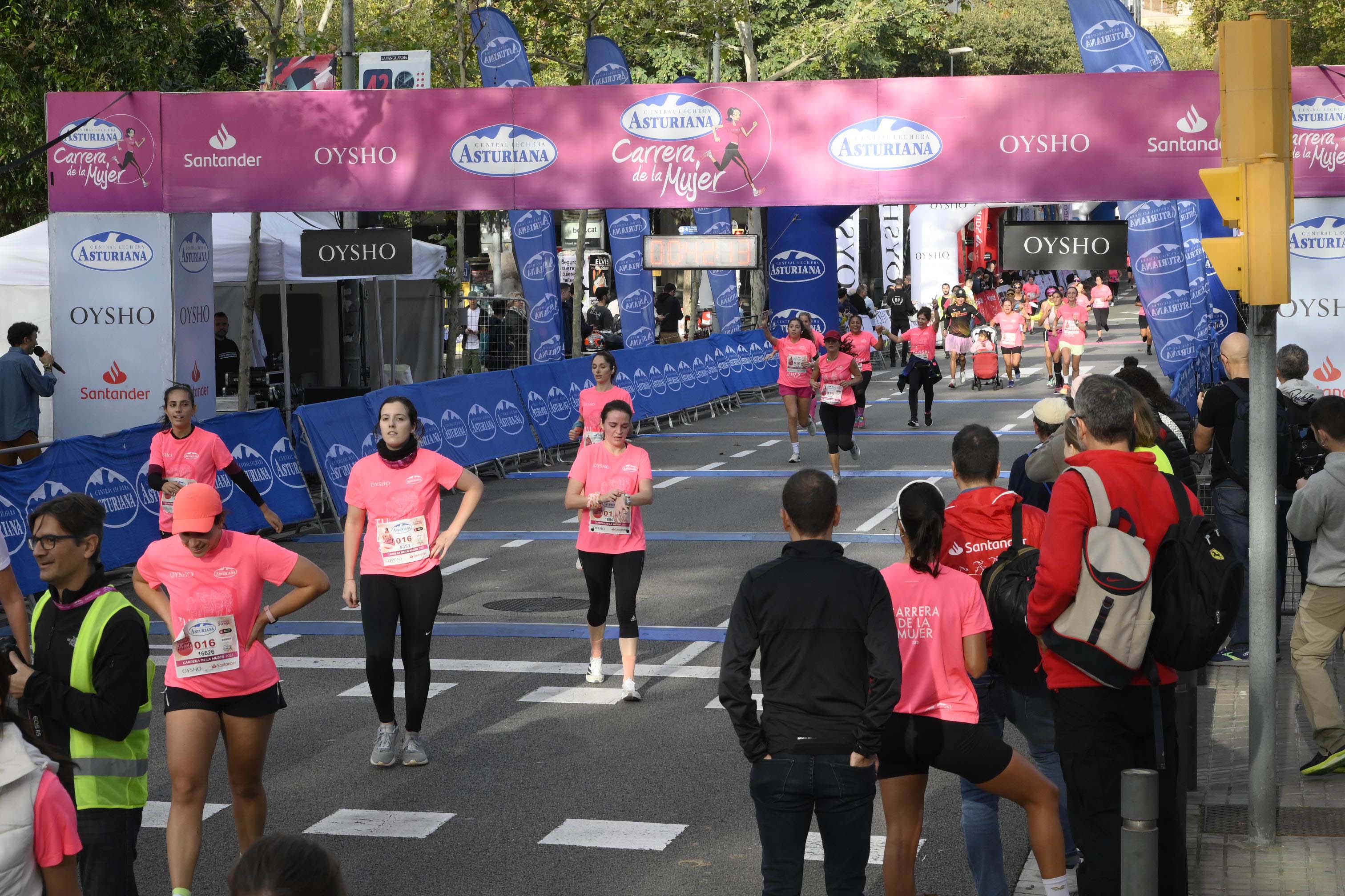 Las mejores fotos de la Carrera de la Mujer de Barcelona 2023. 4343