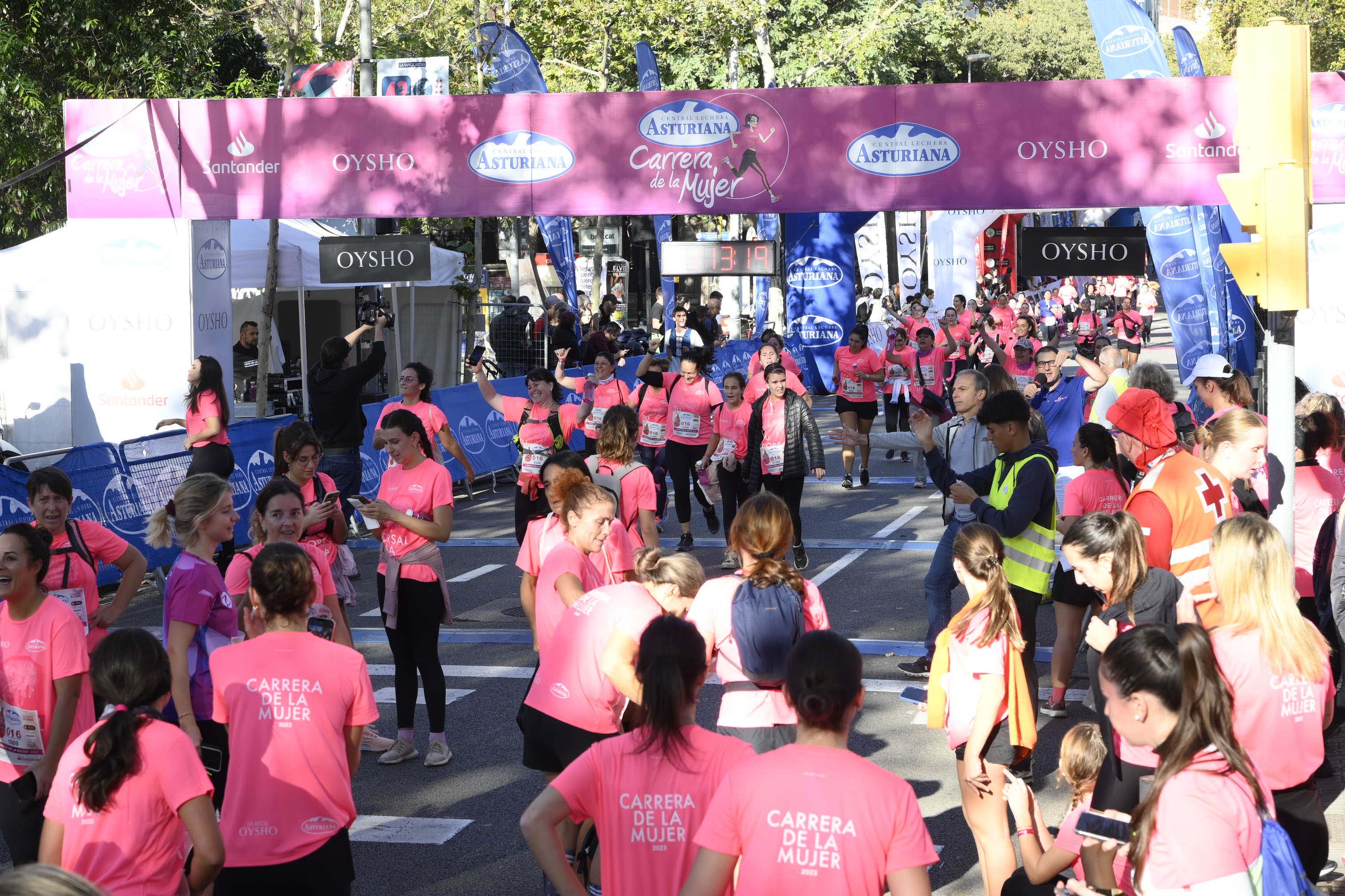 Las mejores fotos de la Carrera de la Mujer de Barcelona 2023. 5232