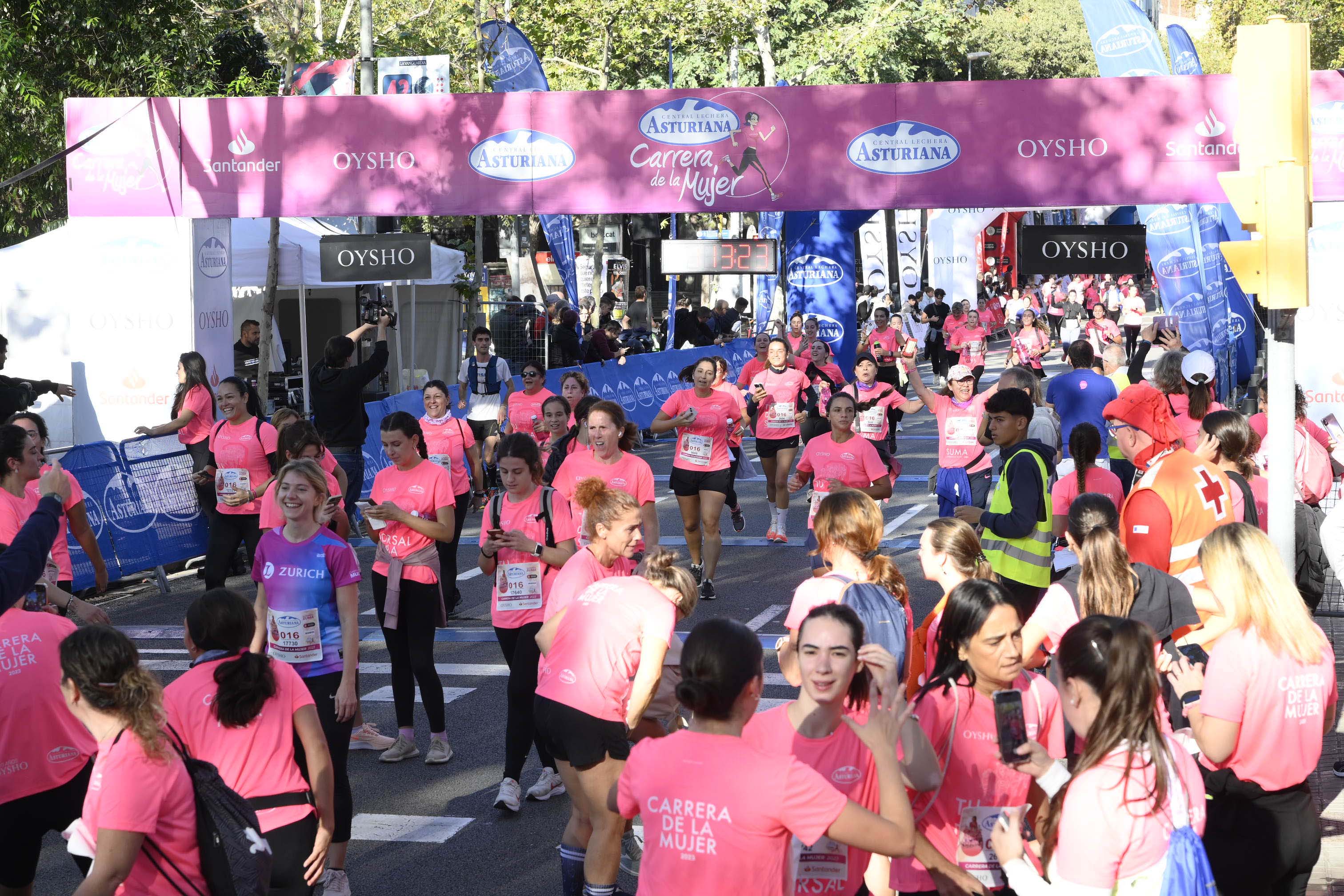 Las mejores fotos de la Carrera de la Mujer de Barcelona 2023. 5234