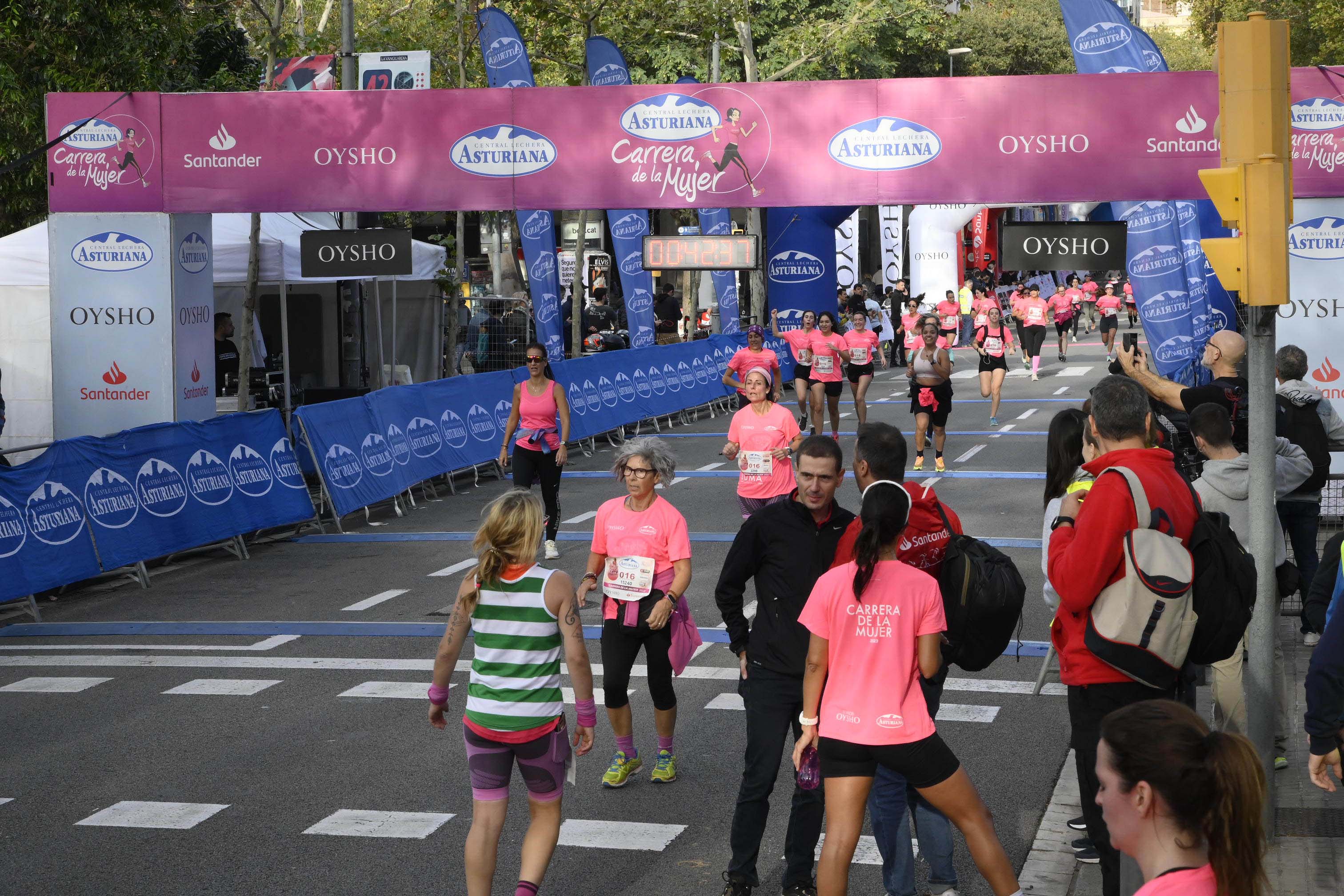 Las mejores fotos de la Carrera de la Mujer de Barcelona 2023. 4355