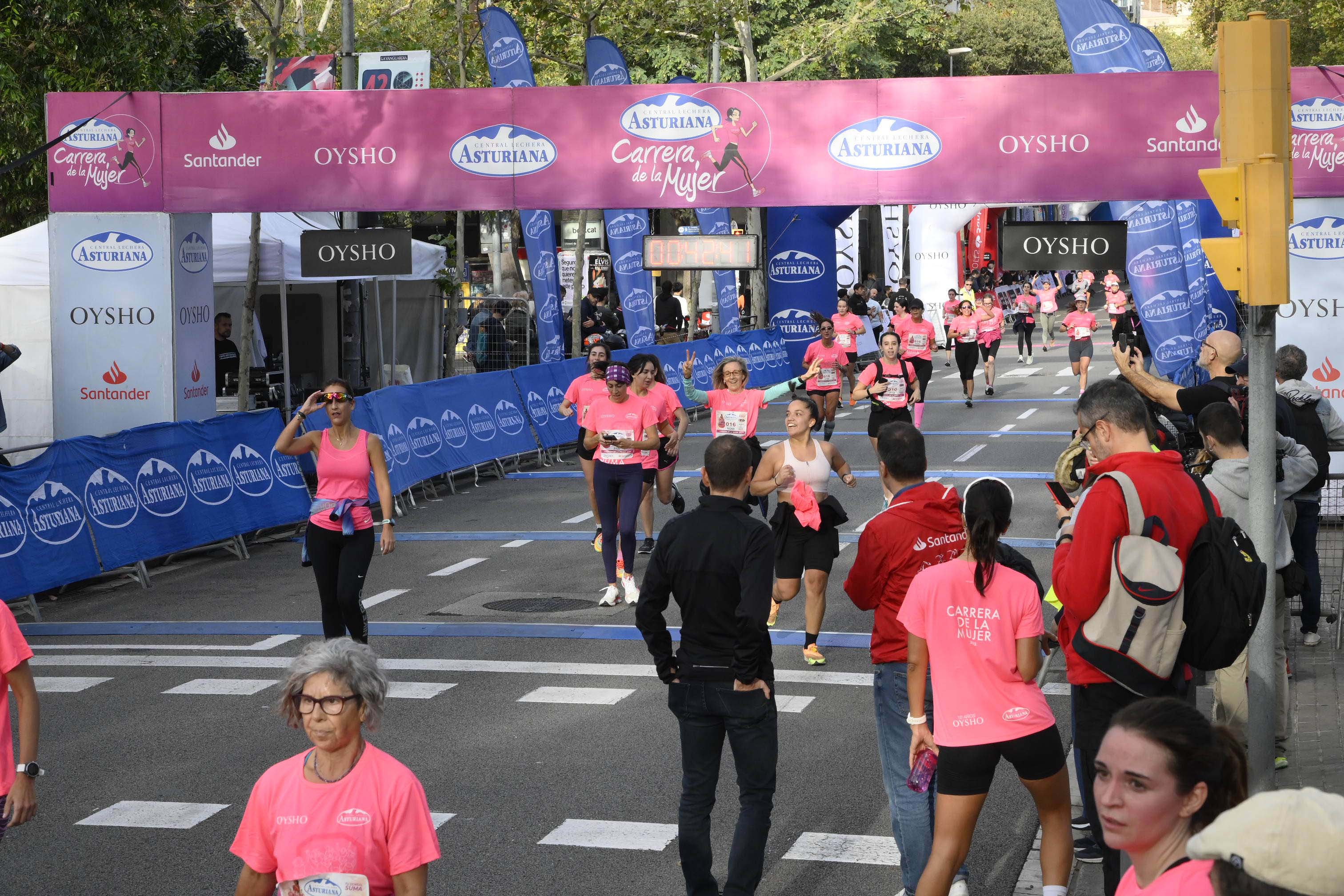 Las mejores fotos de la Carrera de la Mujer de Barcelona 2023. 4357