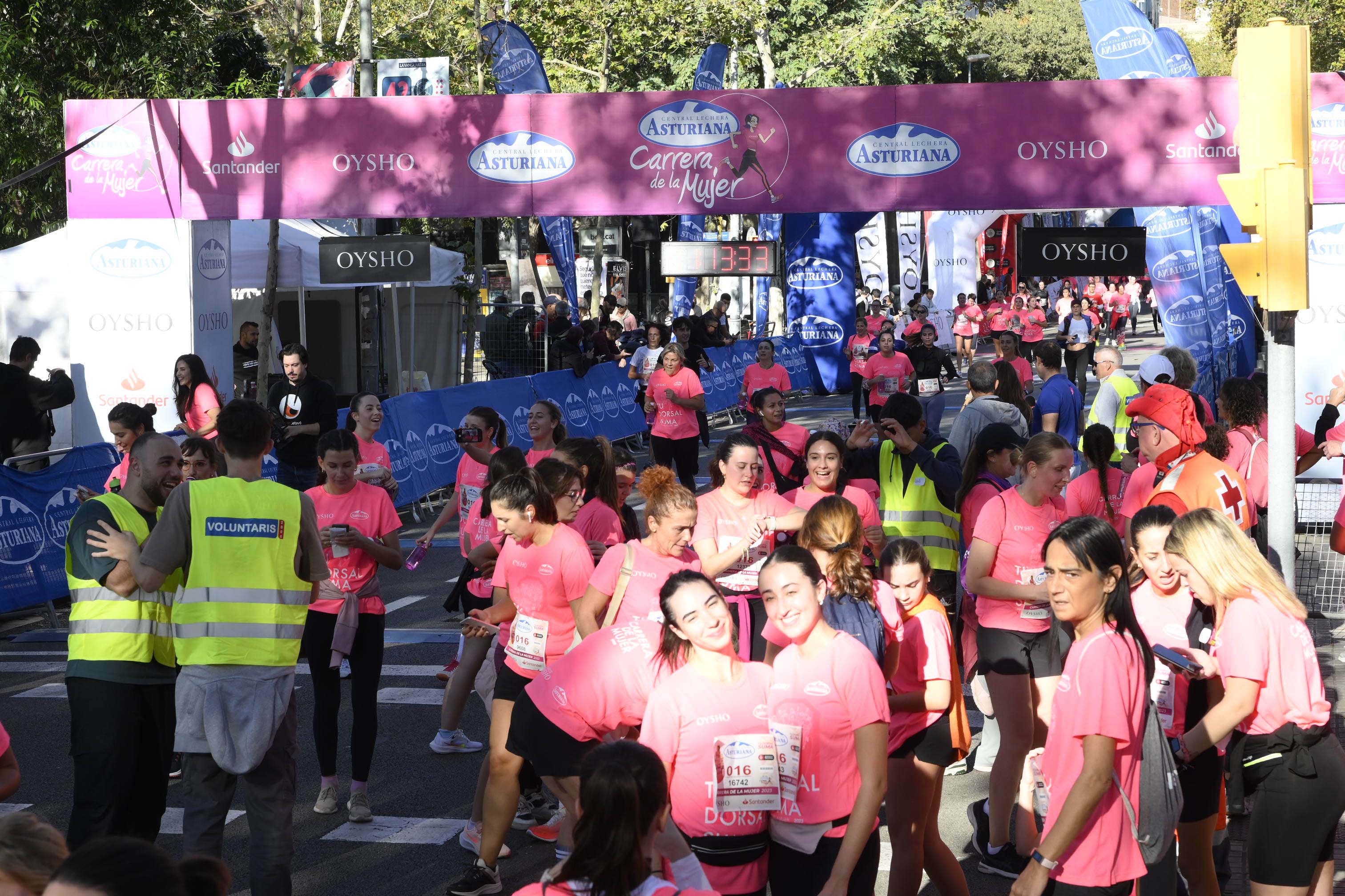 Las mejores fotos de la Carrera de la Mujer de Barcelona 2023. 5239