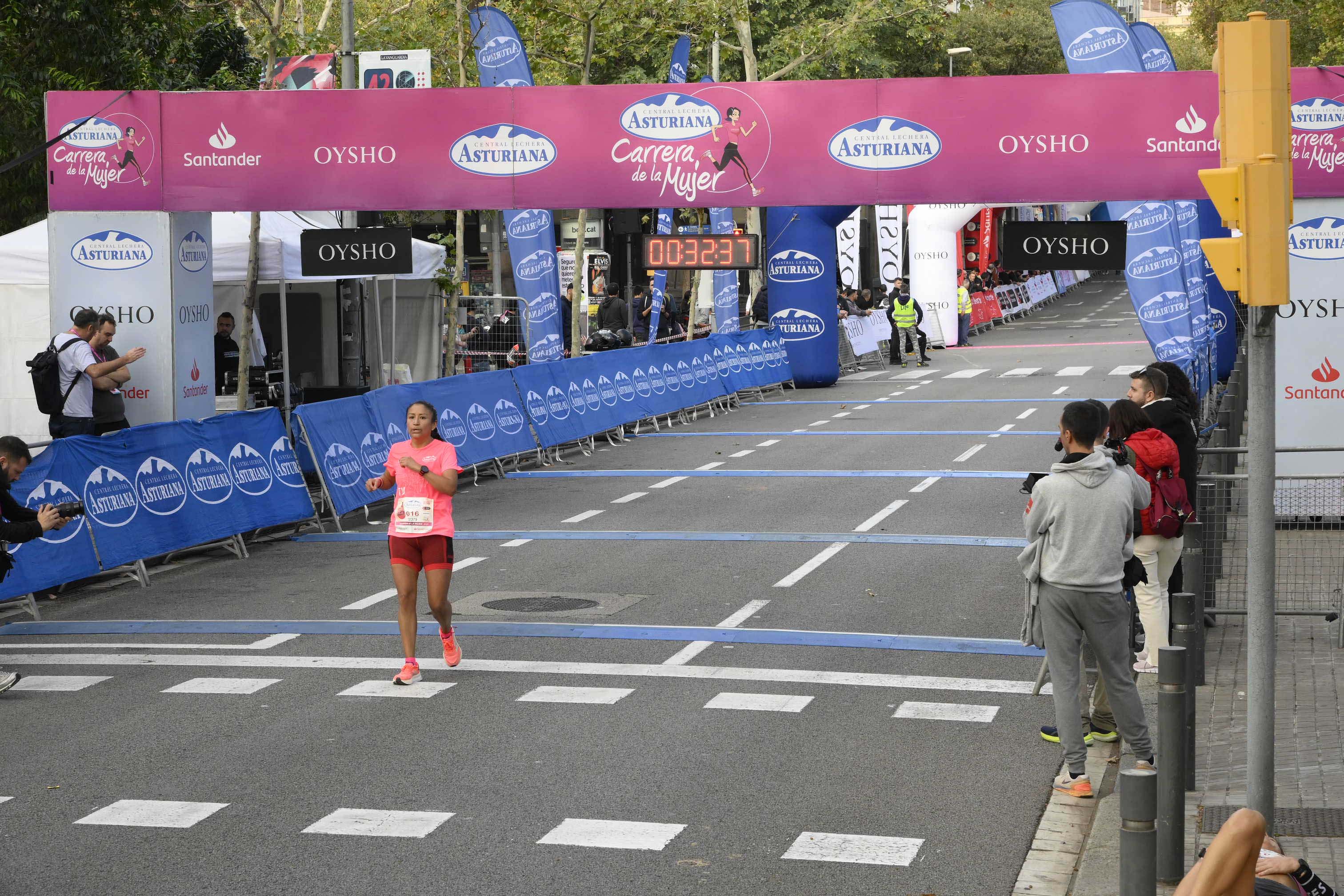 Las mejores fotos de la Carrera de la Mujer de Barcelona 2023. 4067