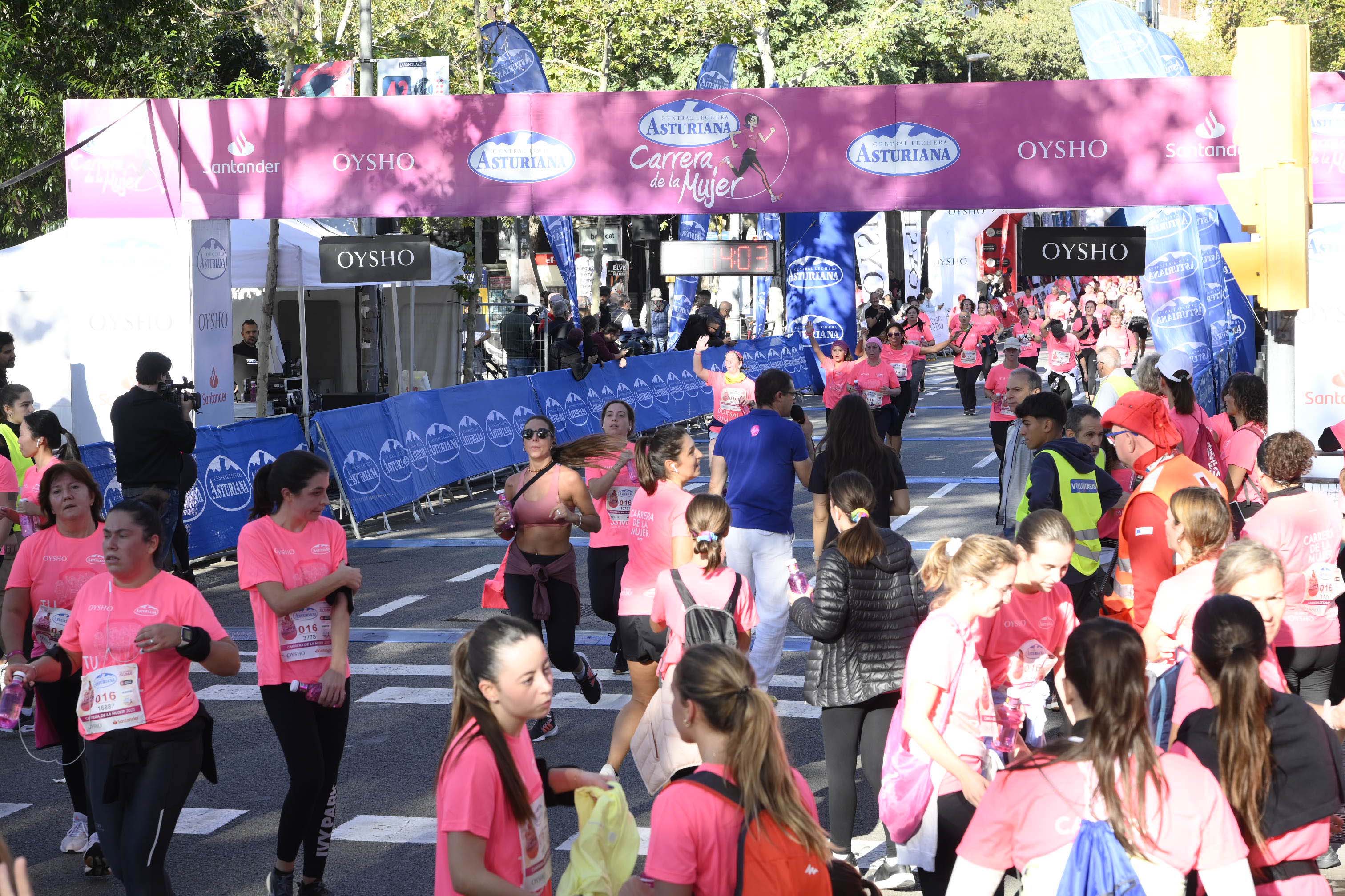 Las mejores fotos de la Carrera de la Mujer de Barcelona 2023. 5254