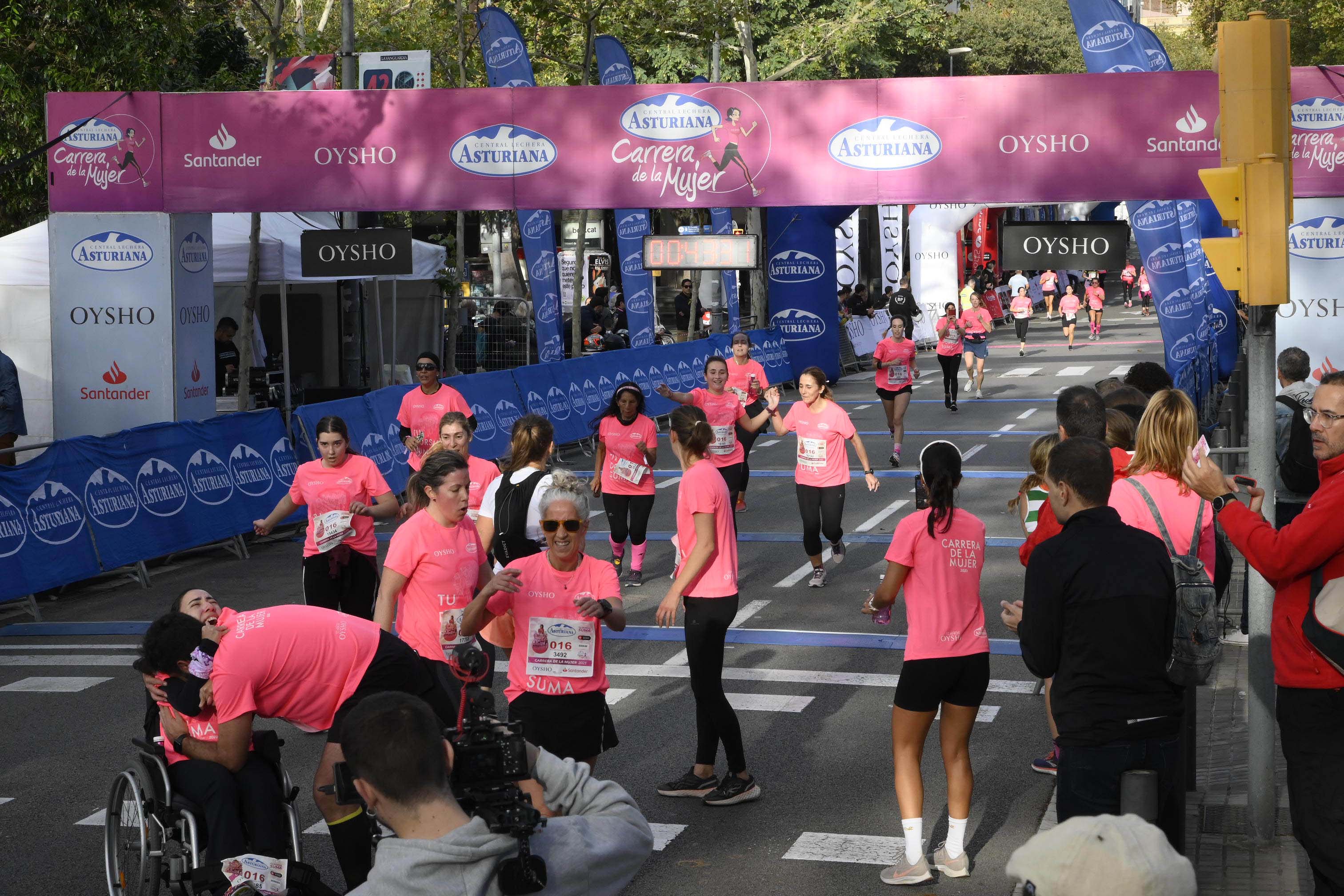 Las mejores fotos de la Carrera de la Mujer de Barcelona 2023. 4382