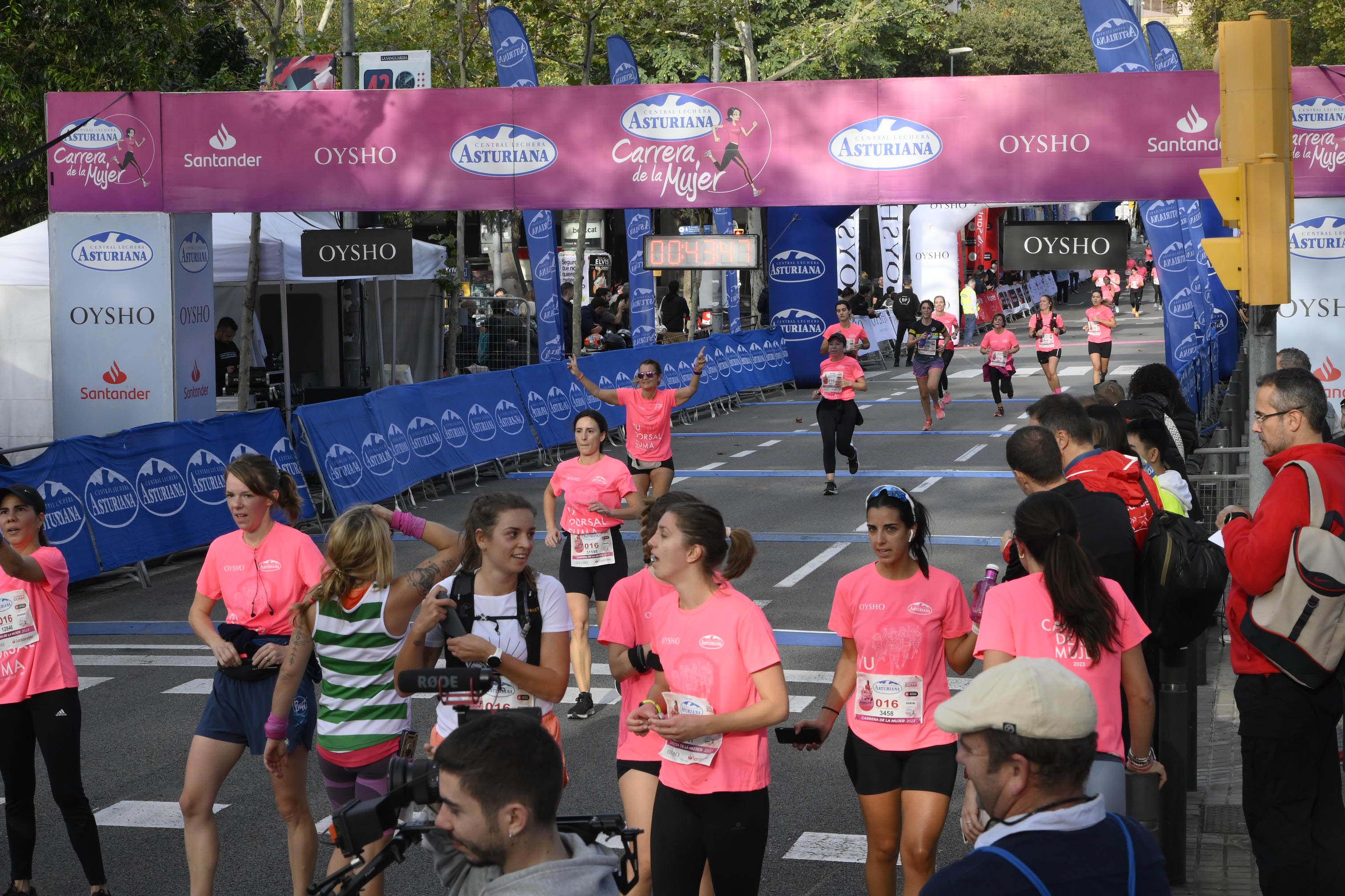 Las mejores fotos de la Carrera de la Mujer de Barcelona 2023. 4390