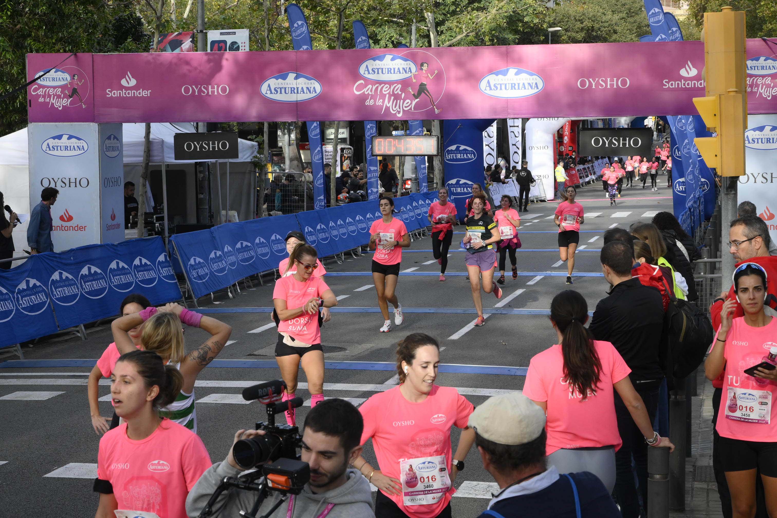 Las mejores fotos de la Carrera de la Mujer de Barcelona 2023. 4392