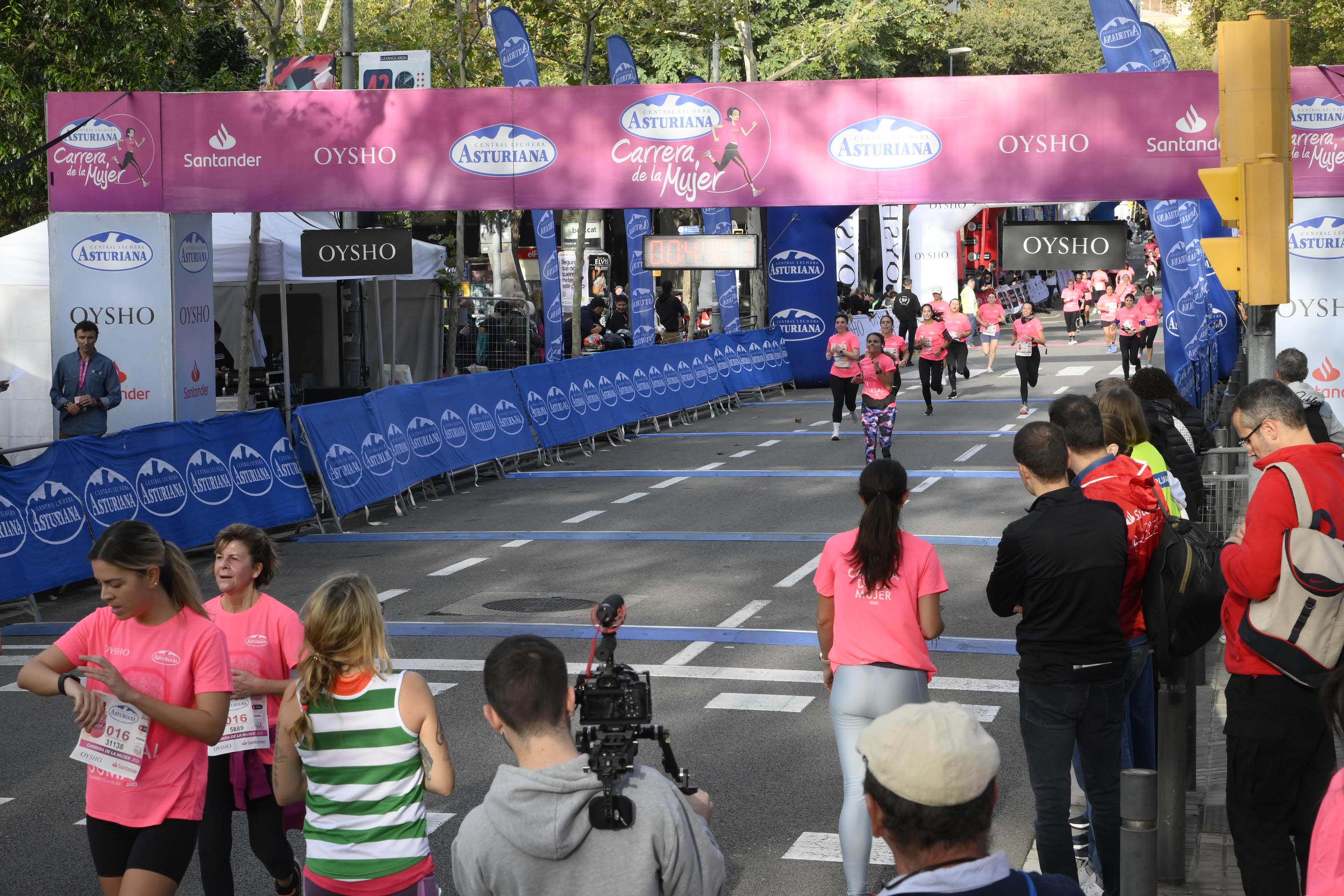 Las mejores fotos de la Carrera de la Mujer de Barcelona 2023. 4397