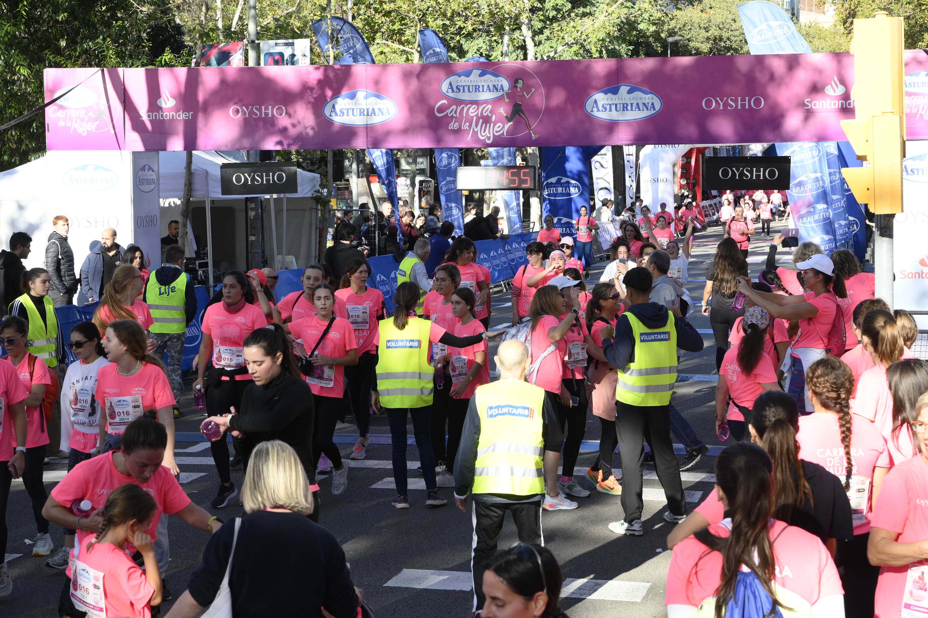 Las mejores fotos de la Carrera de la Mujer de Barcelona 2023. 5280