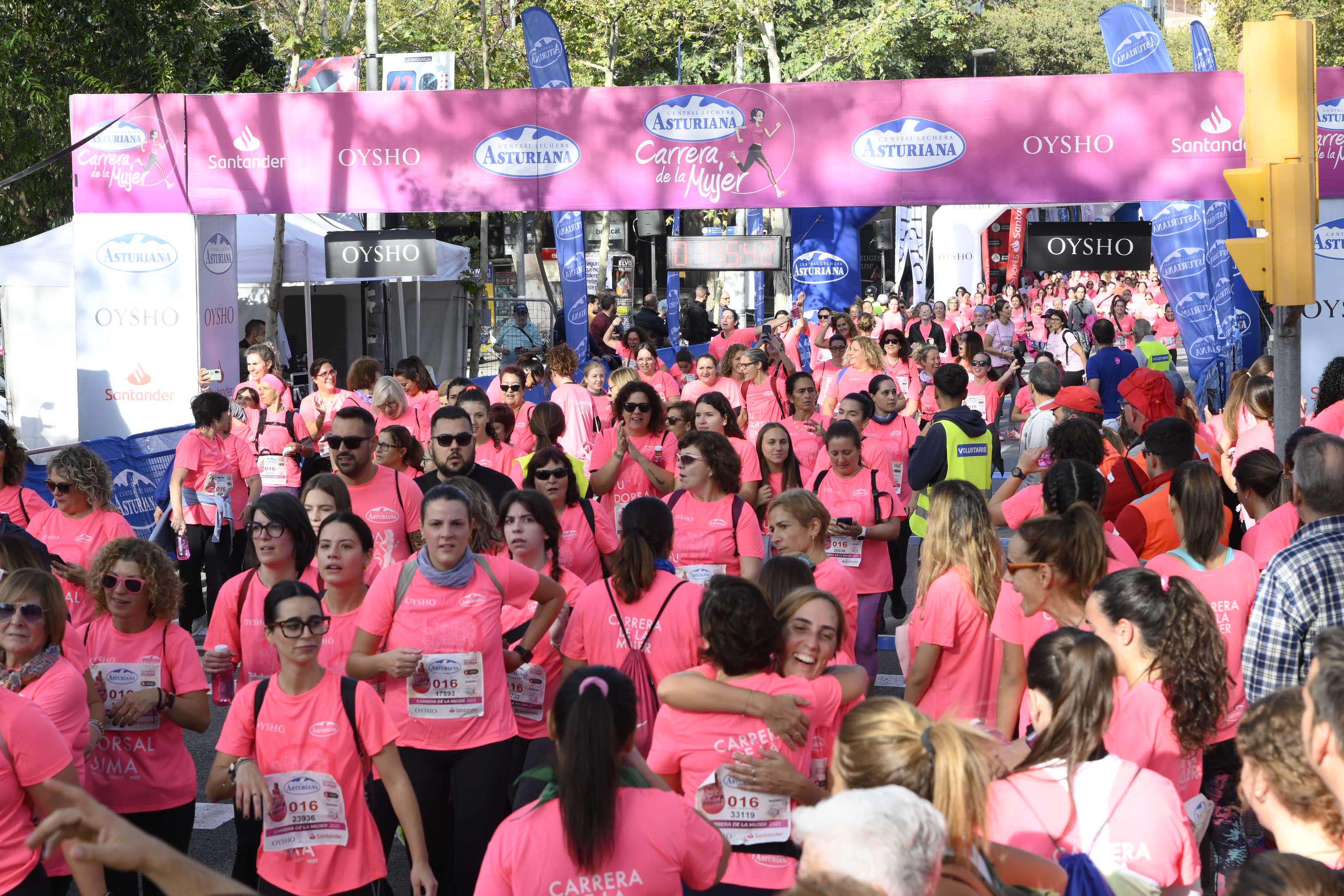 Las mejores fotos de la Carrera de la Mujer de Barcelona 2023. 5871