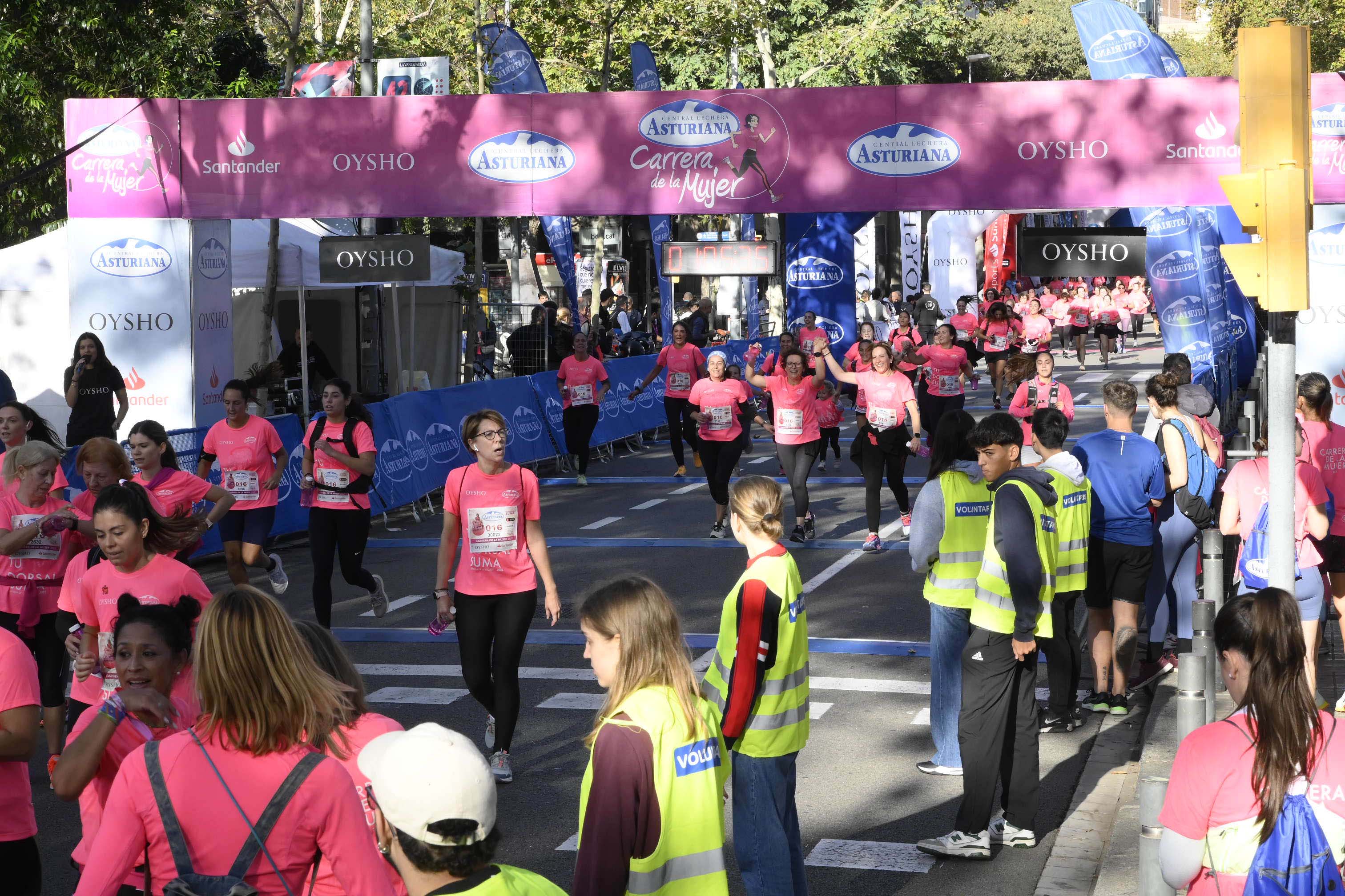 Las mejores fotos de la Carrera de la Mujer de Barcelona 2023. 5044