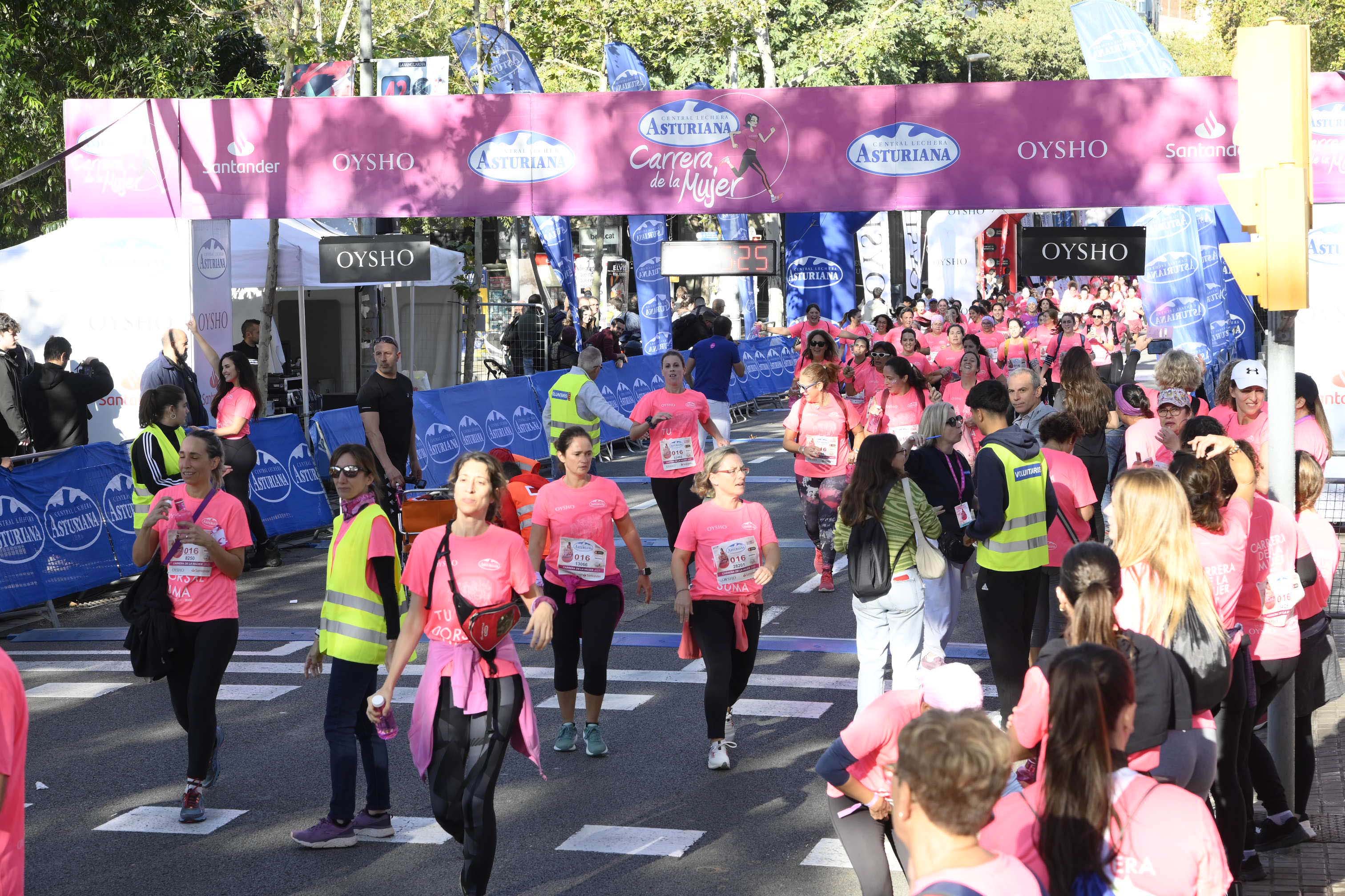Las mejores fotos de la Carrera de la Mujer de Barcelona 2023. 5295
