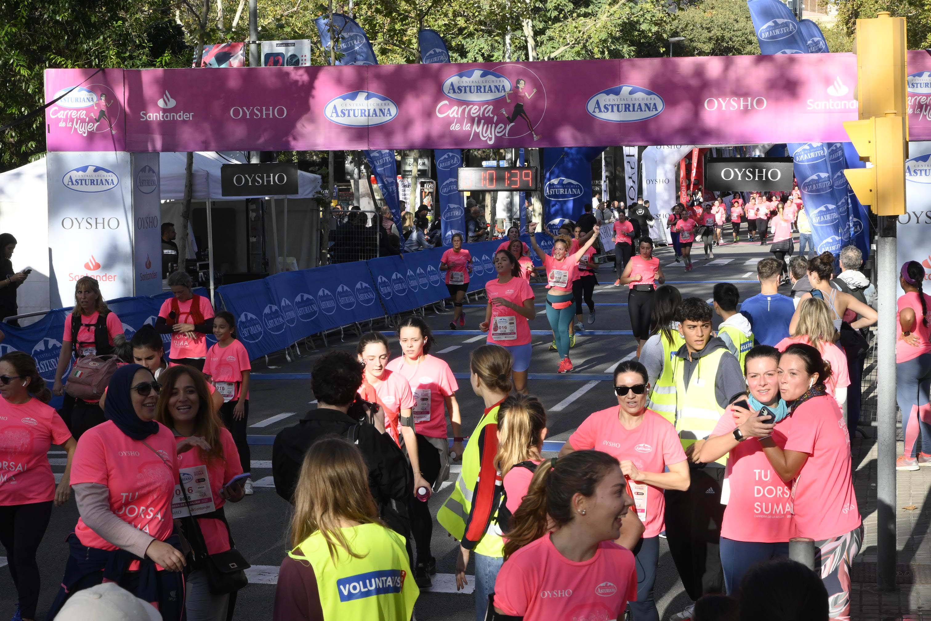 Las mejores fotos de la Carrera de la Mujer de Barcelona 2023. 4926