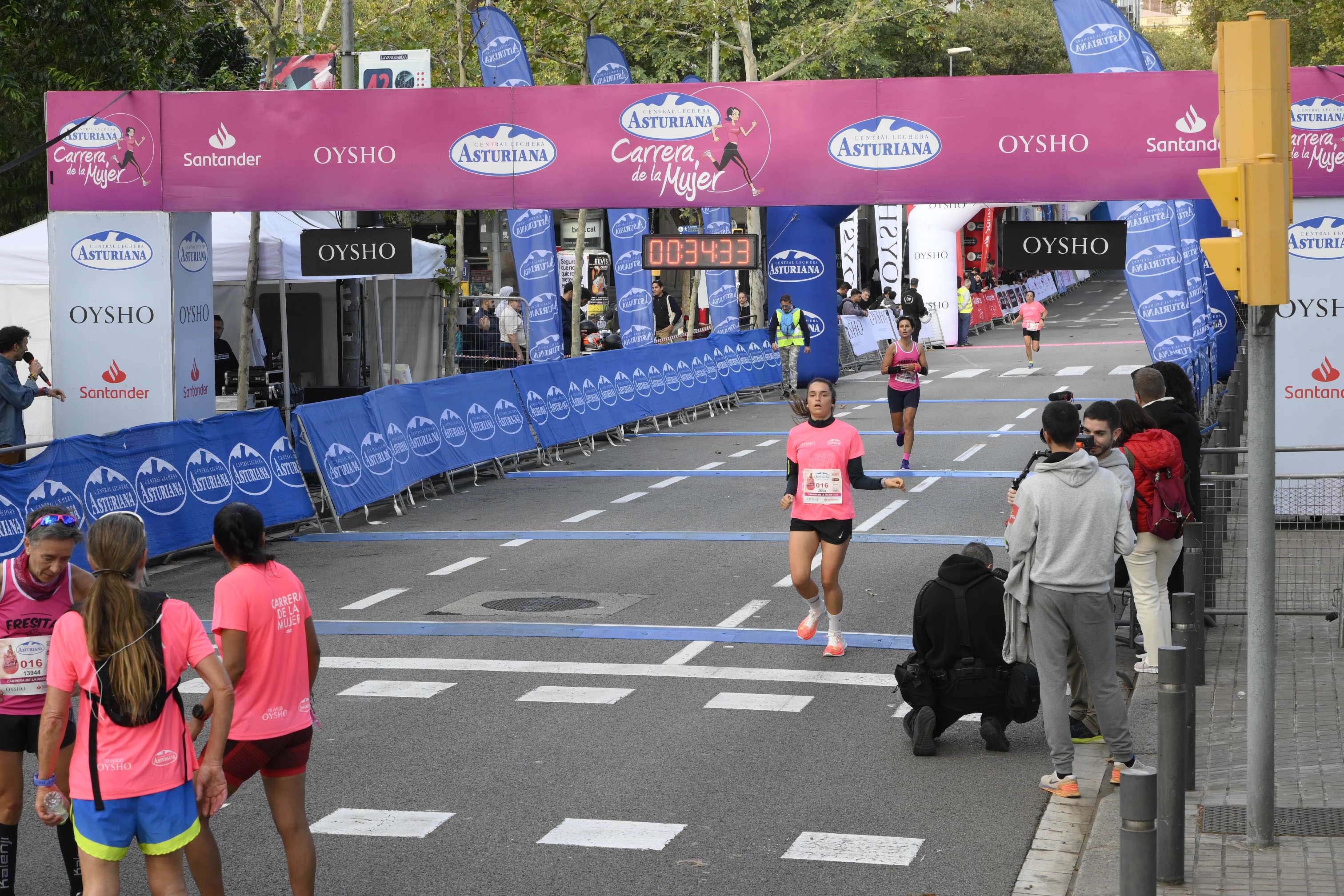 Las mejores fotos de la Carrera de la Mujer de Barcelona 2023. 4125