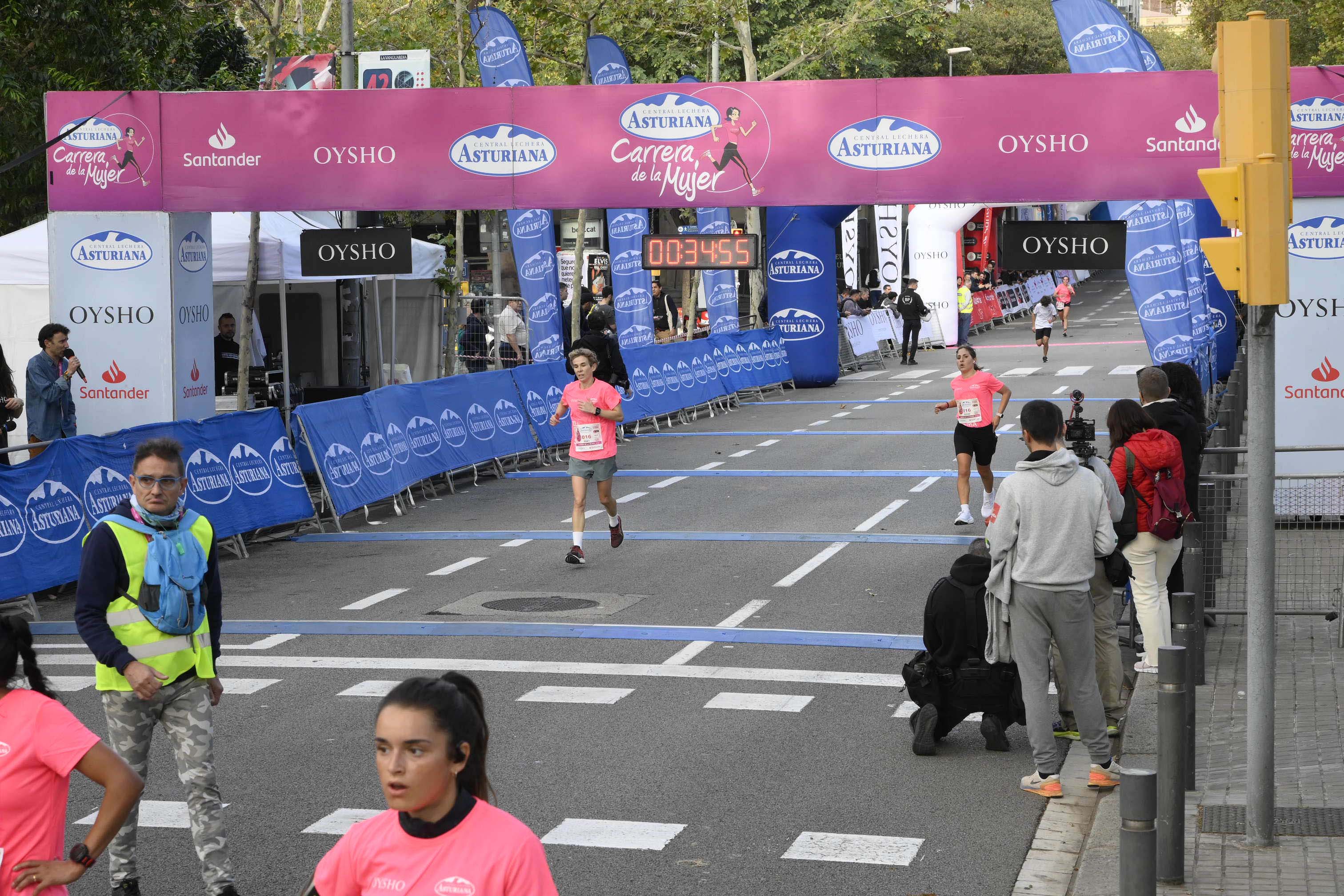 Las mejores fotos de la Carrera de la Mujer de Barcelona 2023. 4136