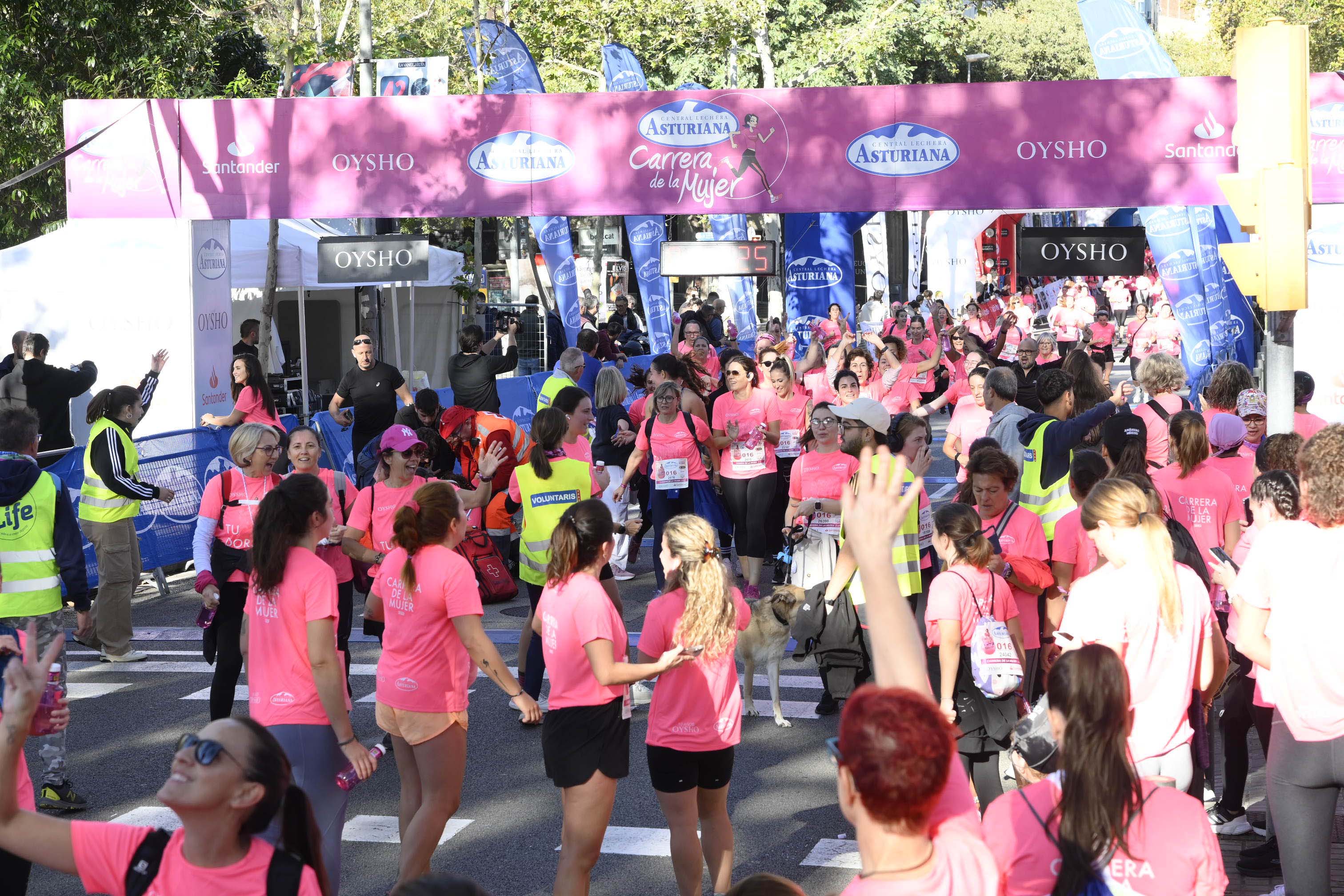 Las mejores fotos de la Carrera de la Mujer de Barcelona 2023. 5325
