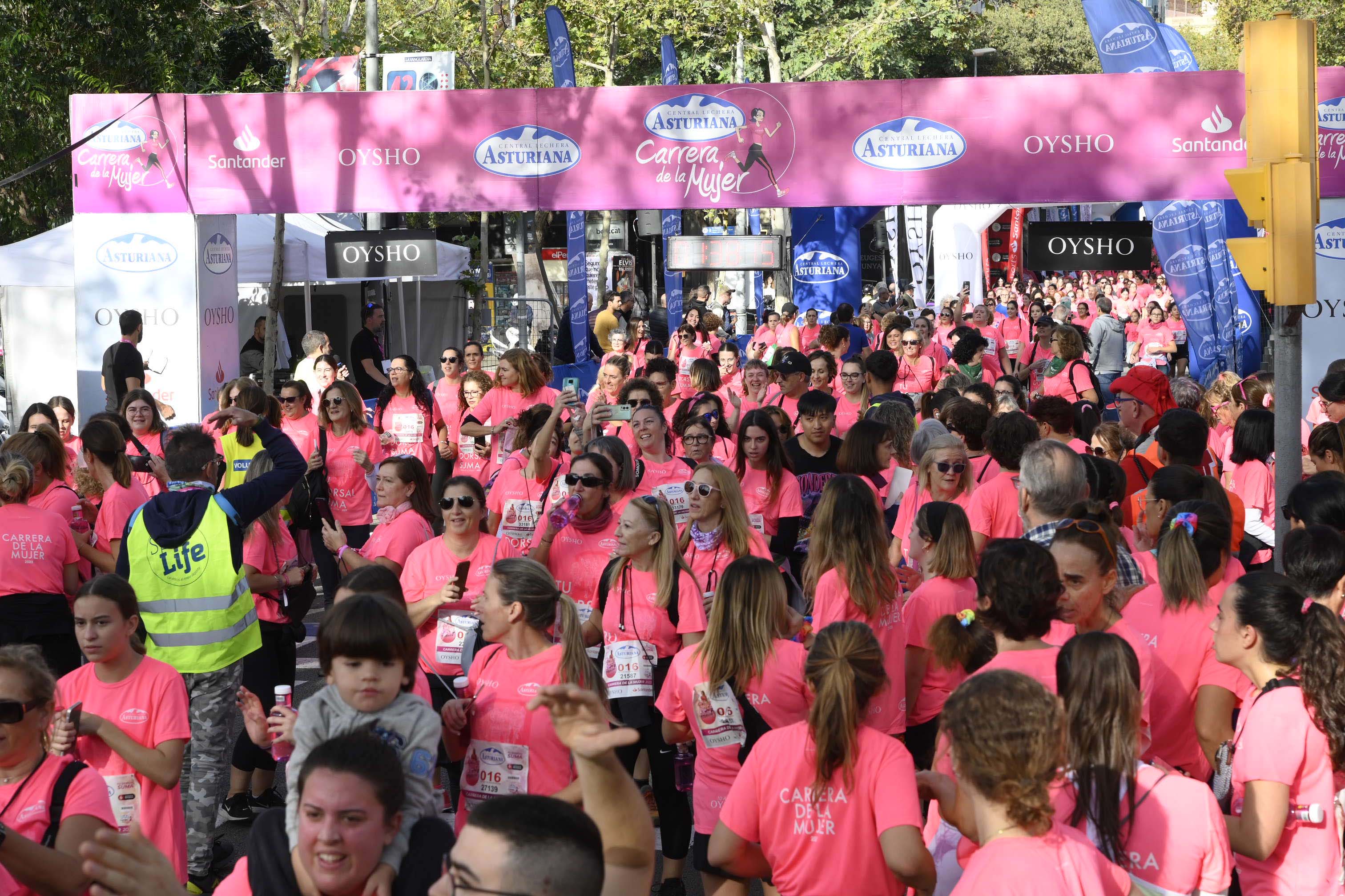 Las mejores fotos de la Carrera de la Mujer de Barcelona 2023. 5940
