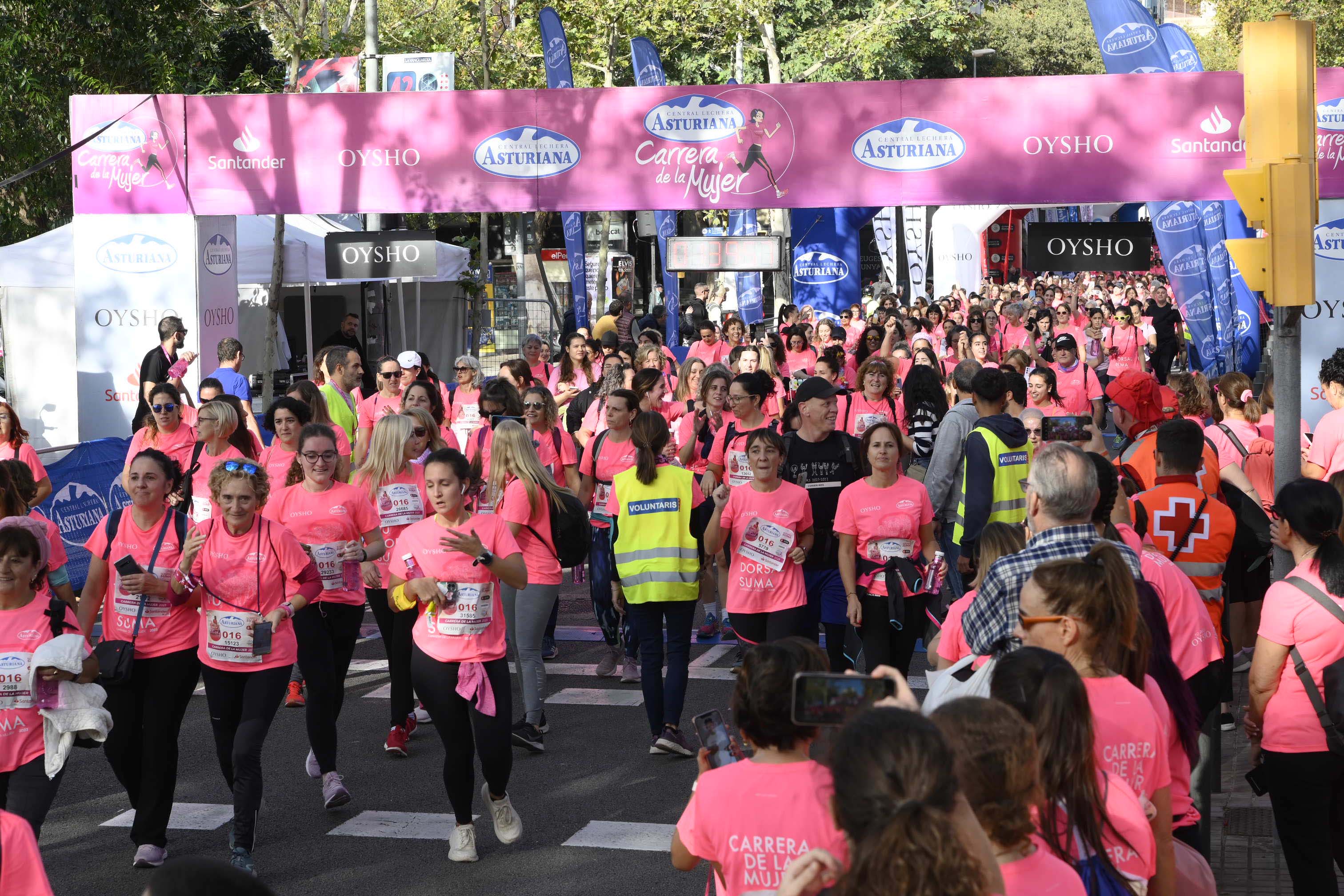 Las mejores fotos de la Carrera de la Mujer de Barcelona 2023. 5991