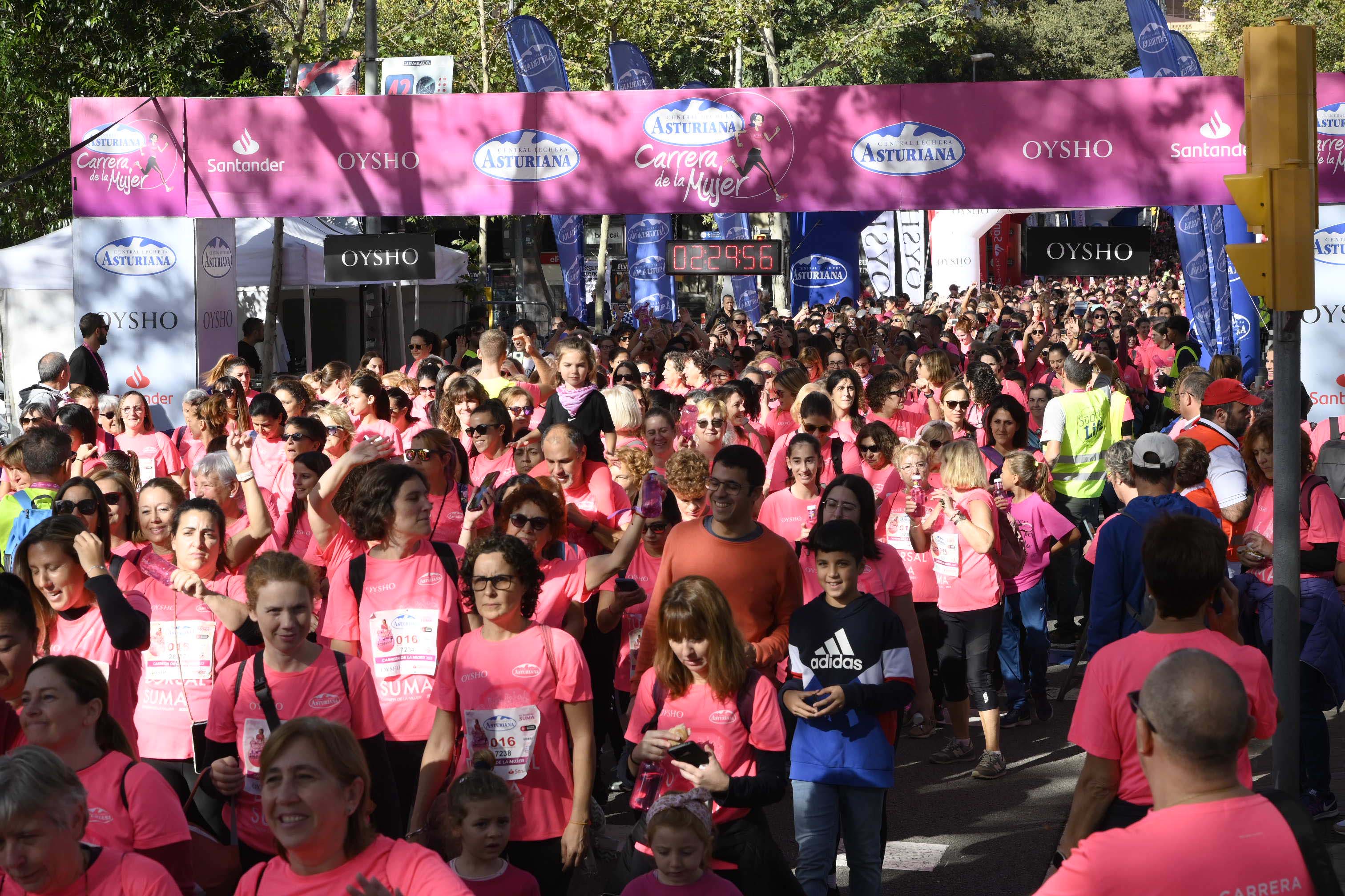 Las mejores fotos de la Carrera de la Mujer de Barcelona 2023. 7421