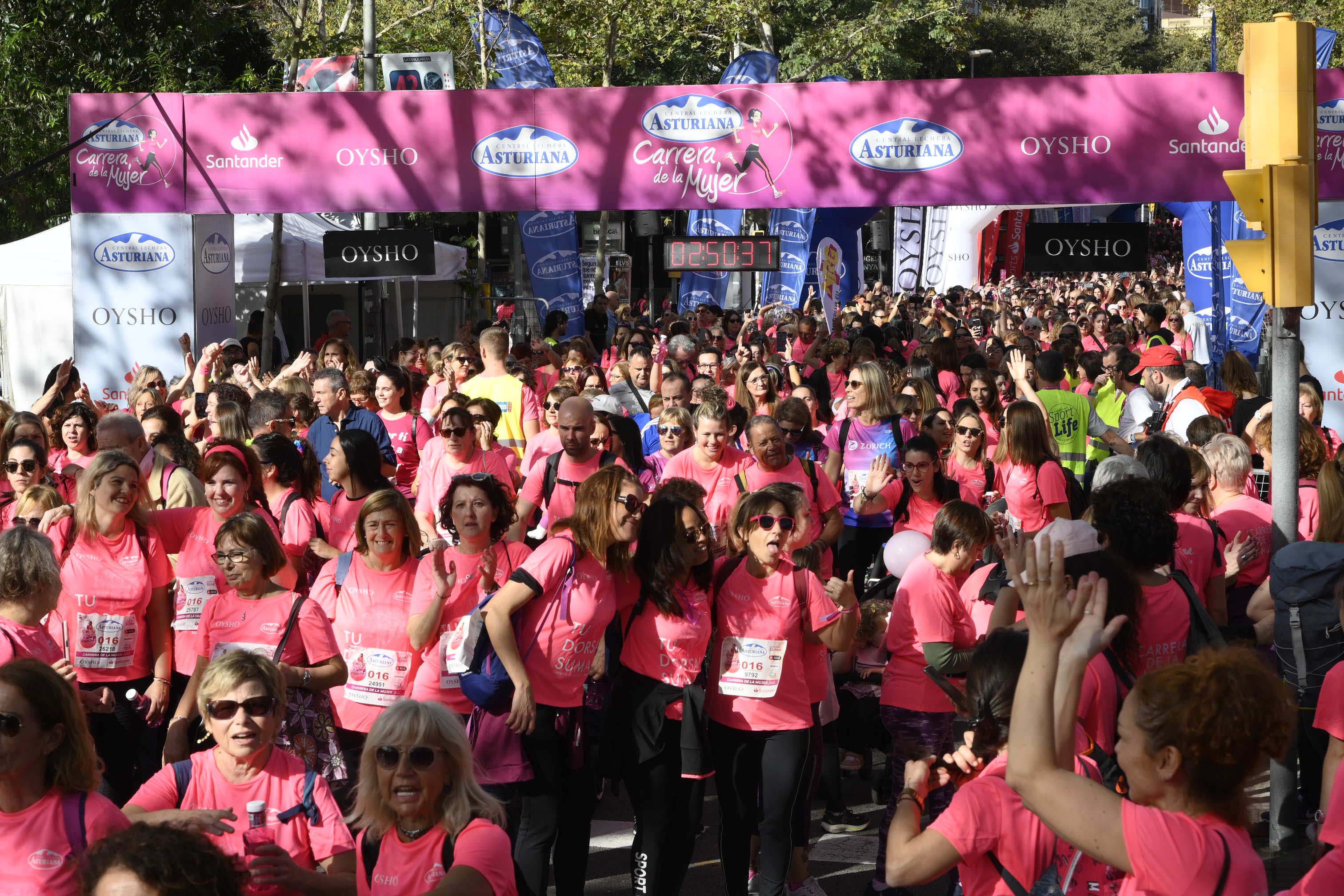Las mejores fotos de la Carrera de la Mujer de Barcelona 2023. 8020