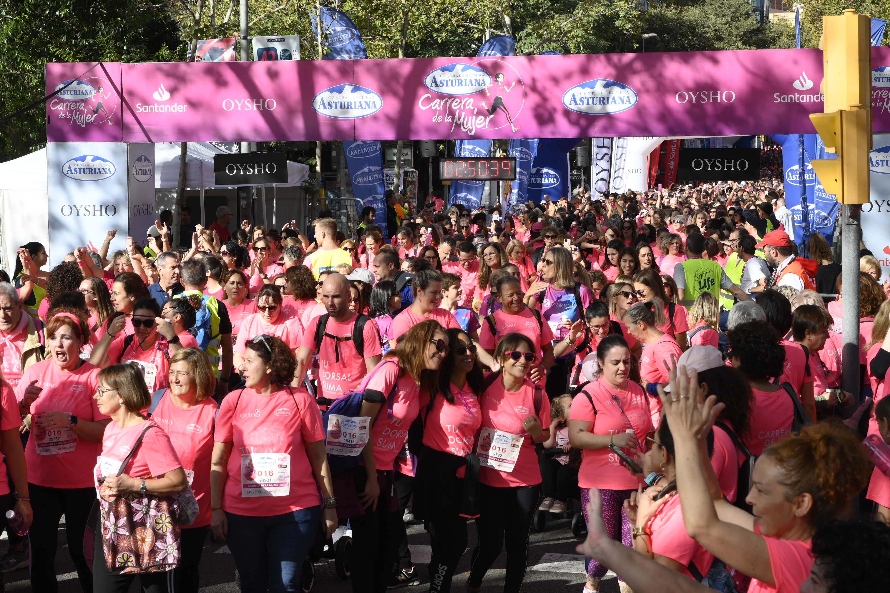 Las mejores fotos de la Carrera de la Mujer de Barcelona 2023. 8021