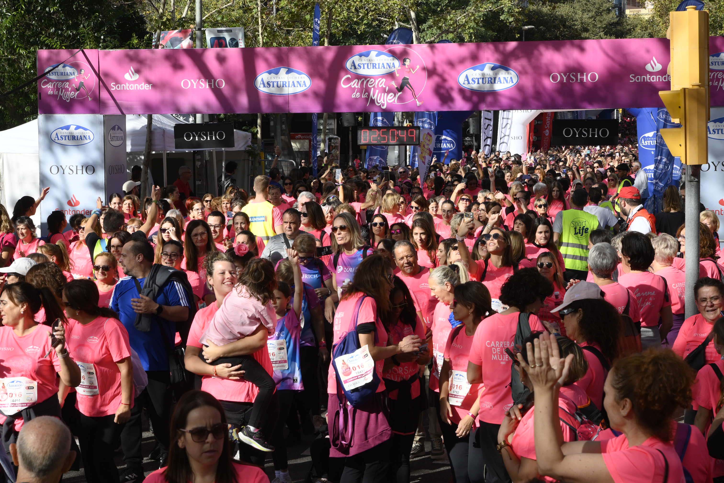 Las mejores fotos de la Carrera de la Mujer de Barcelona 2023. 8026