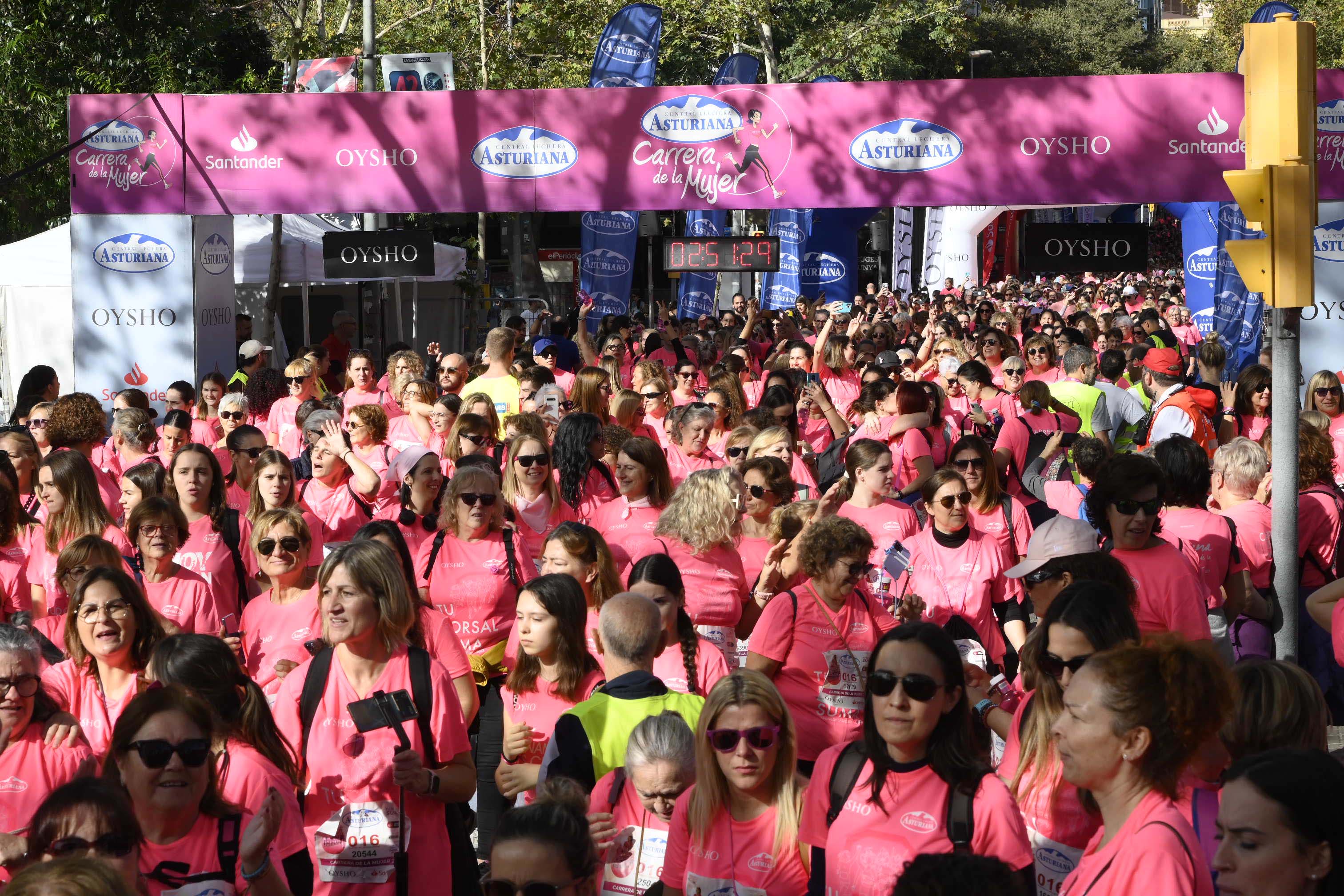 Las mejores fotos de la Carrera de la Mujer de Barcelona 2023. 8046