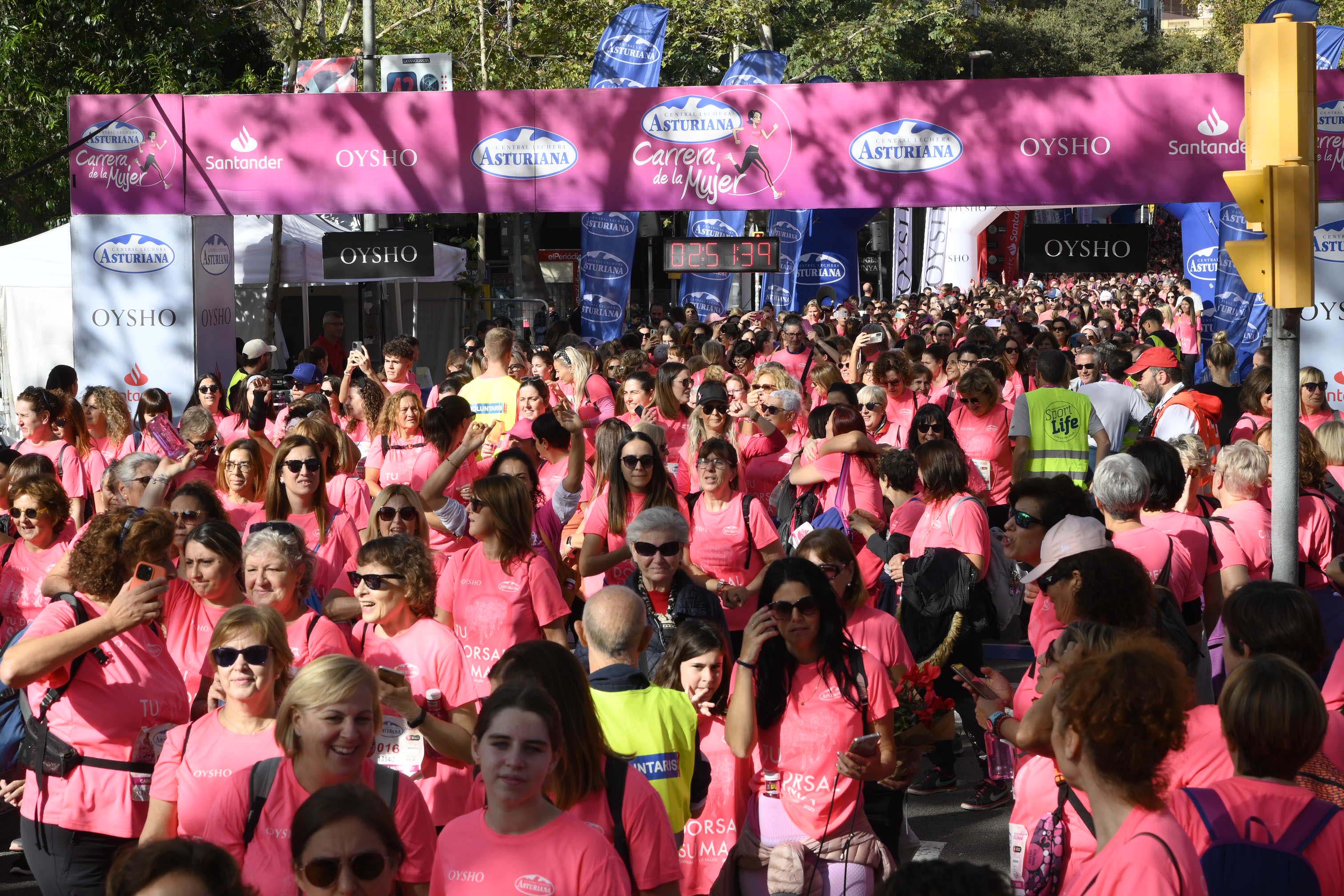 Las mejores fotos de la Carrera de la Mujer de Barcelona 2023. 8051