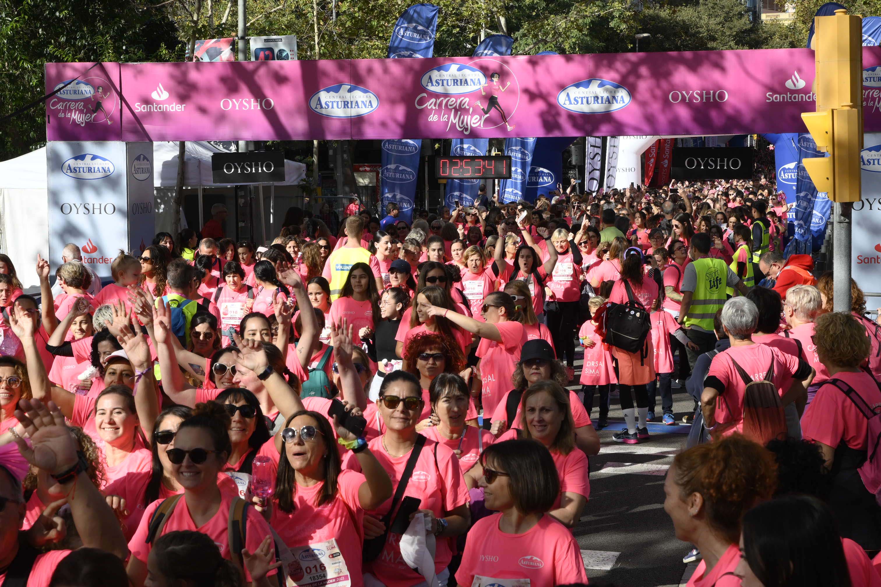 Las mejores fotos de la Carrera de la Mujer de Barcelona 2023. 8112