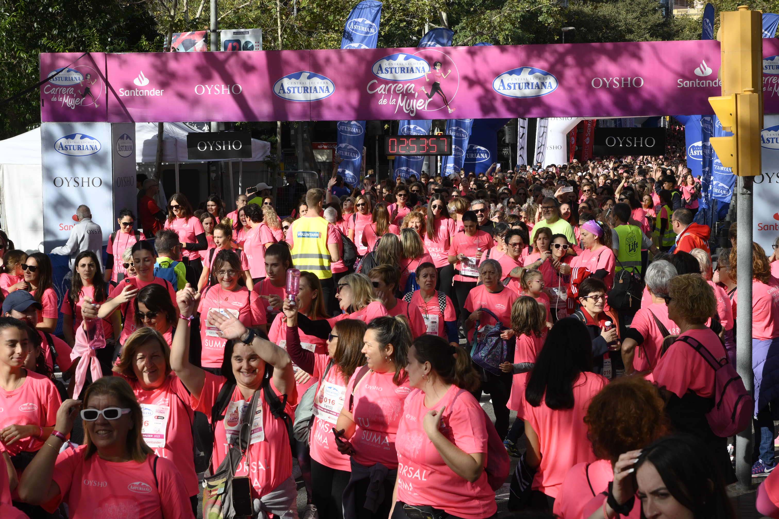 Las mejores fotos de la Carrera de la Mujer de Barcelona 2023. 8120