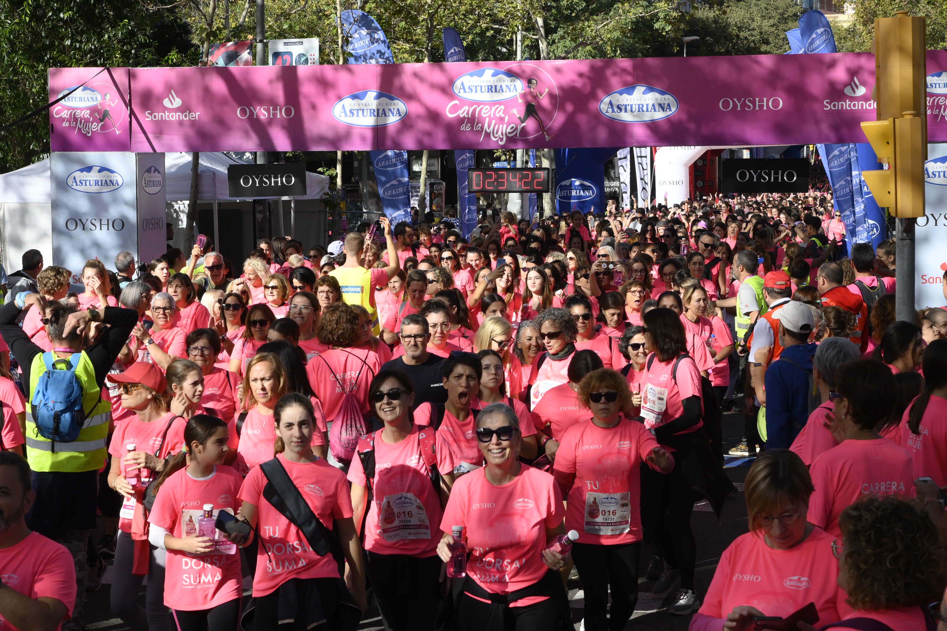 Las mejores fotos de la Carrera de la Mujer de Barcelona 2023. 7554