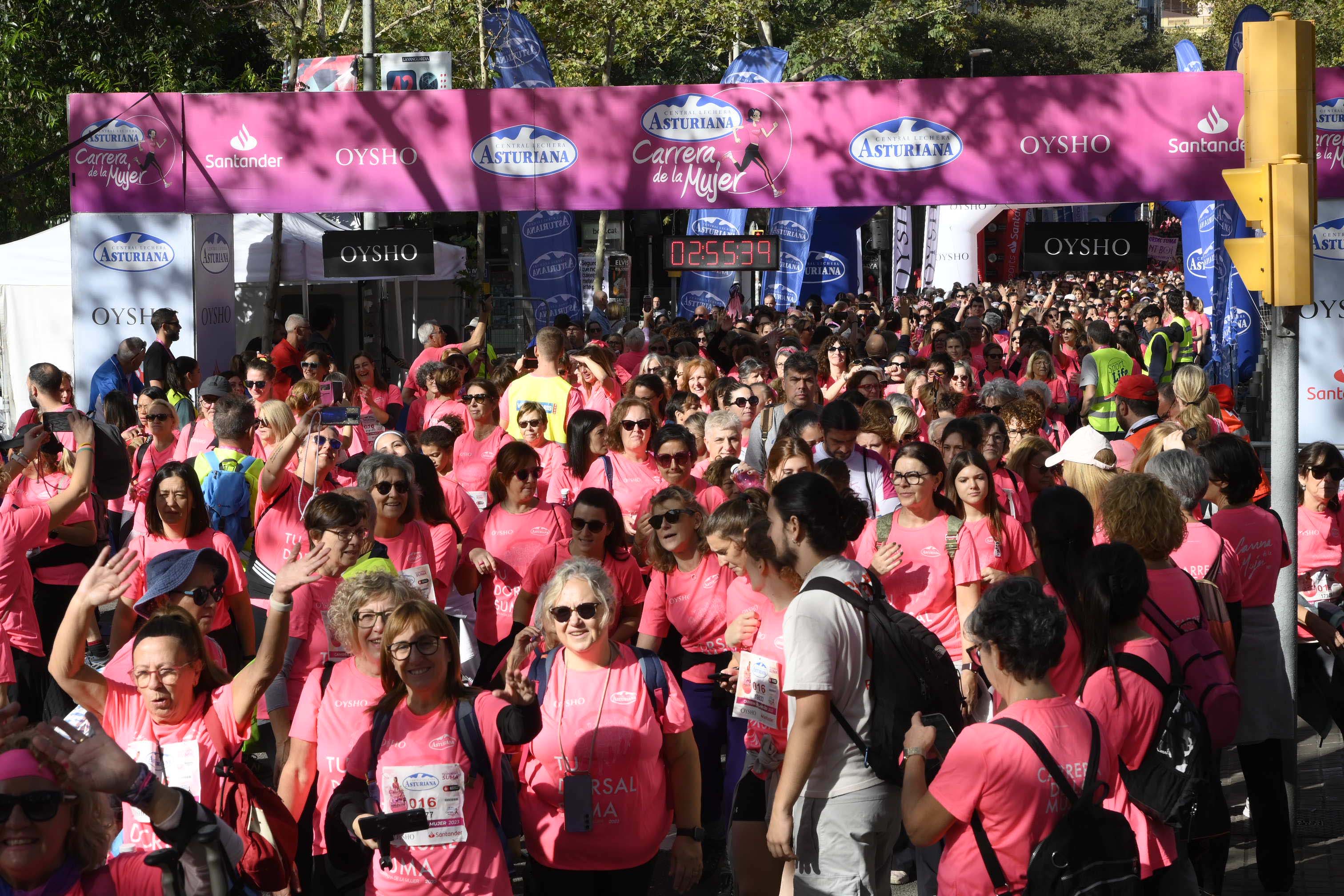 Las mejores fotos de la Carrera de la Mujer de Barcelona 2023. 8171