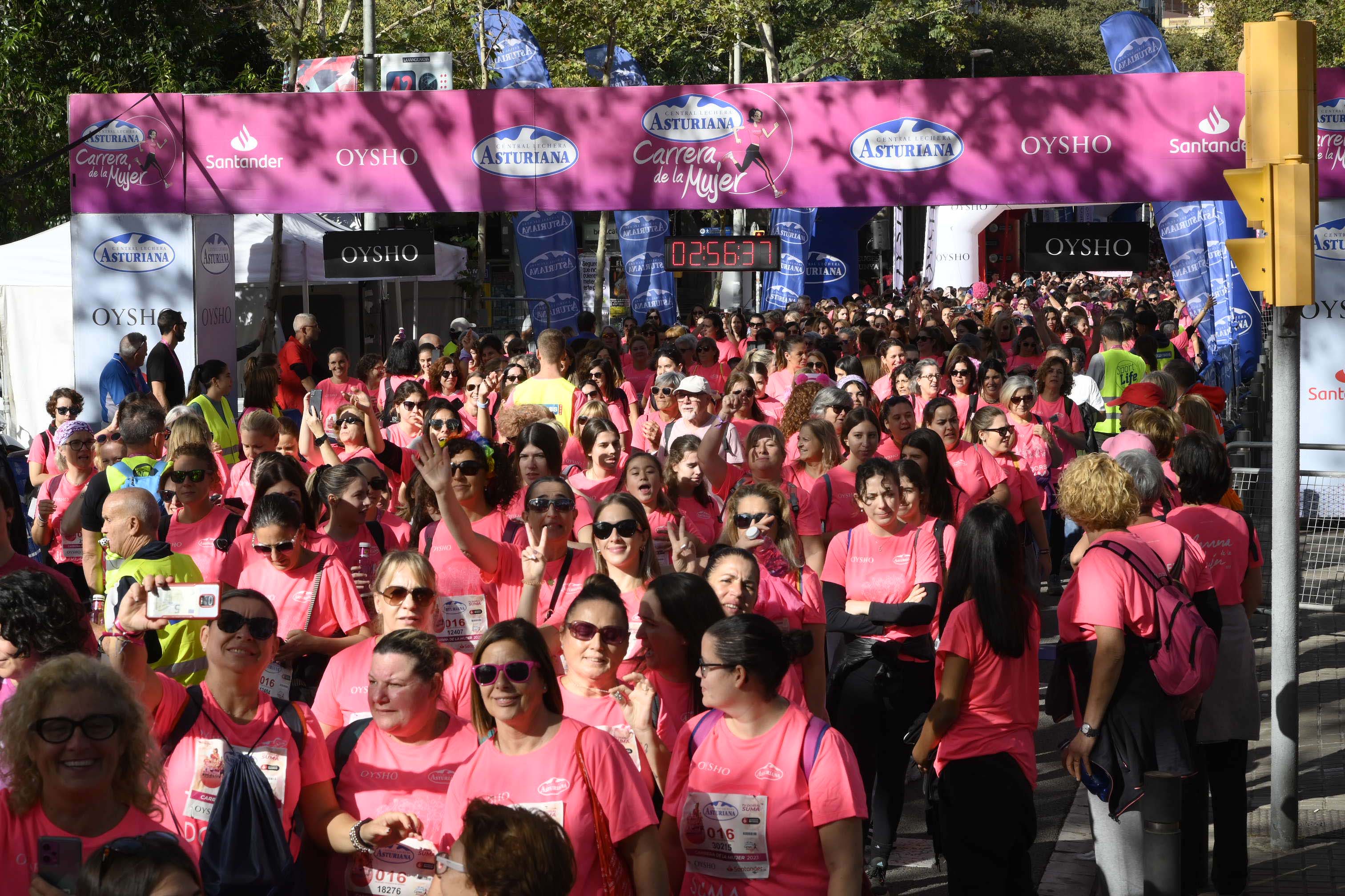 Las mejores fotos de la Carrera de la Mujer de Barcelona 2023. 8200