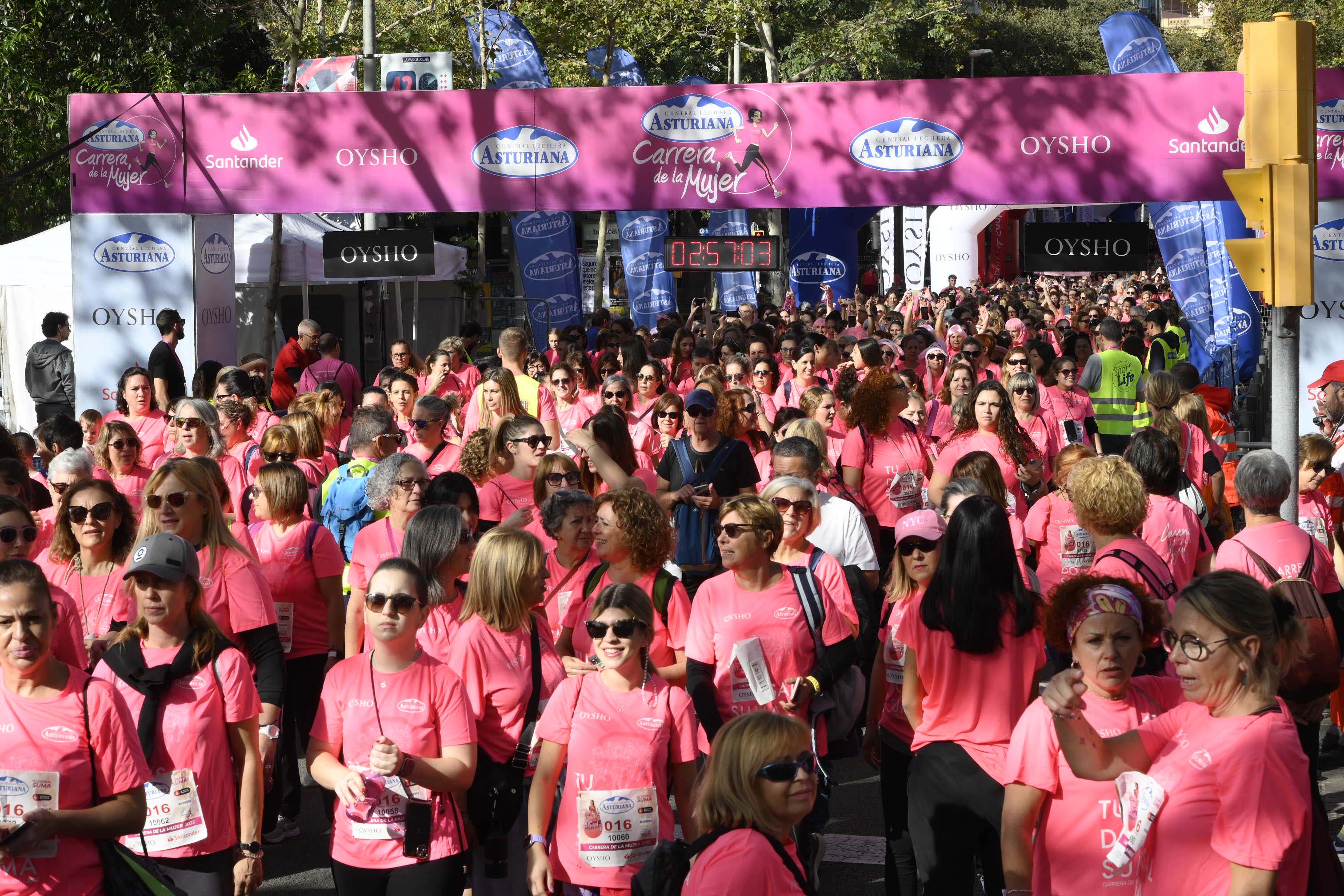 Las mejores fotos de la Carrera de la Mujer de Barcelona 2023. 8213